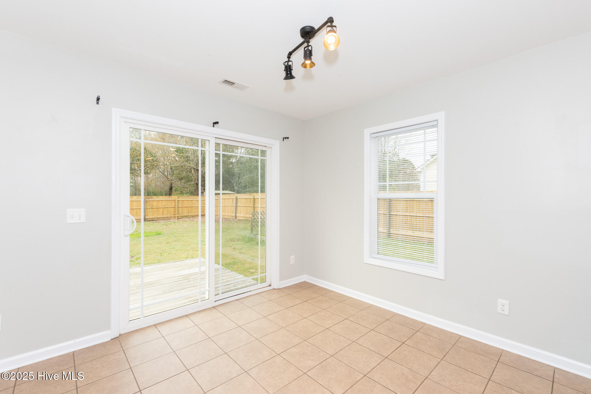 240 Everett Yopp Drive Property Photo 15
