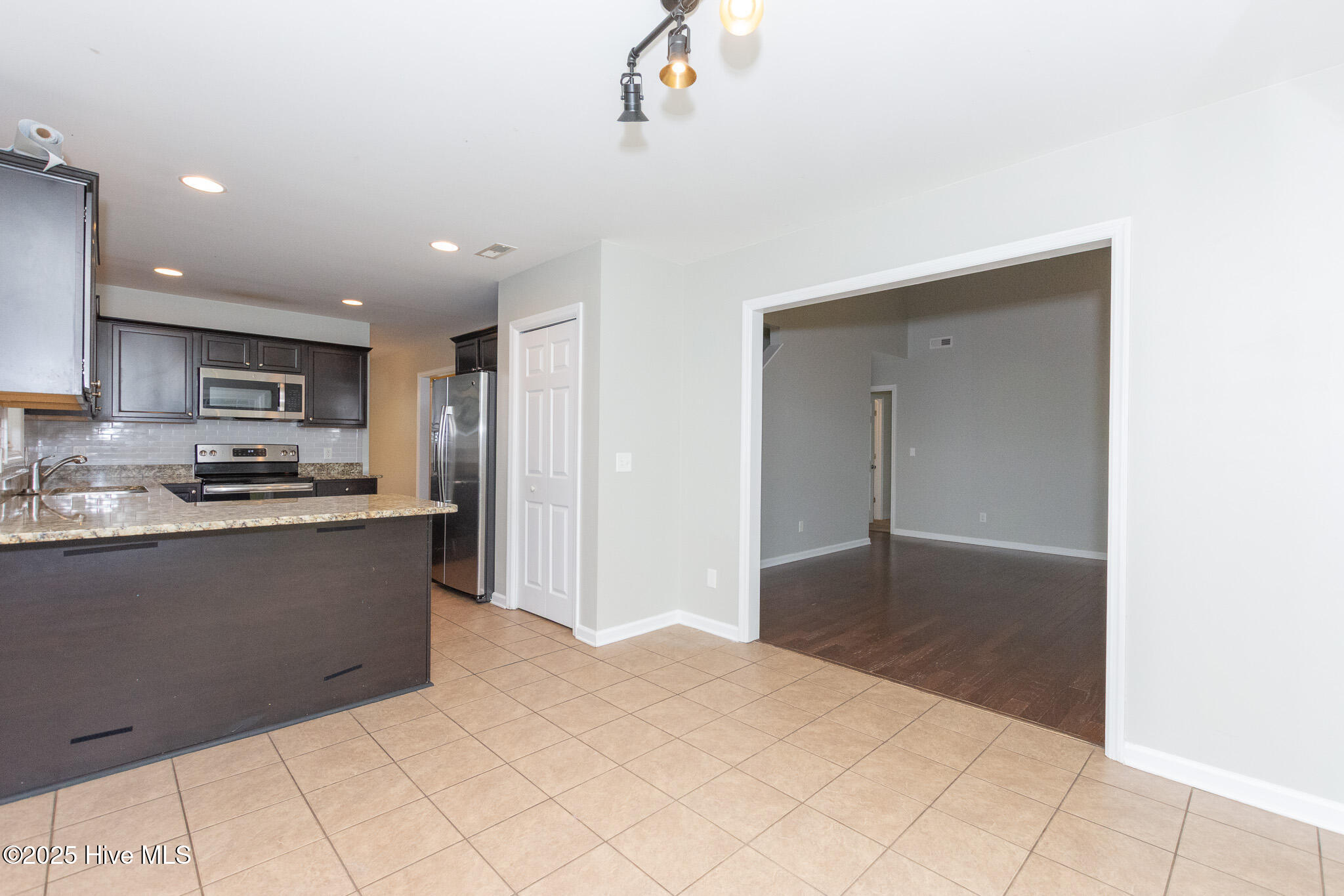 240 Everett Yopp Drive Property Photo 16