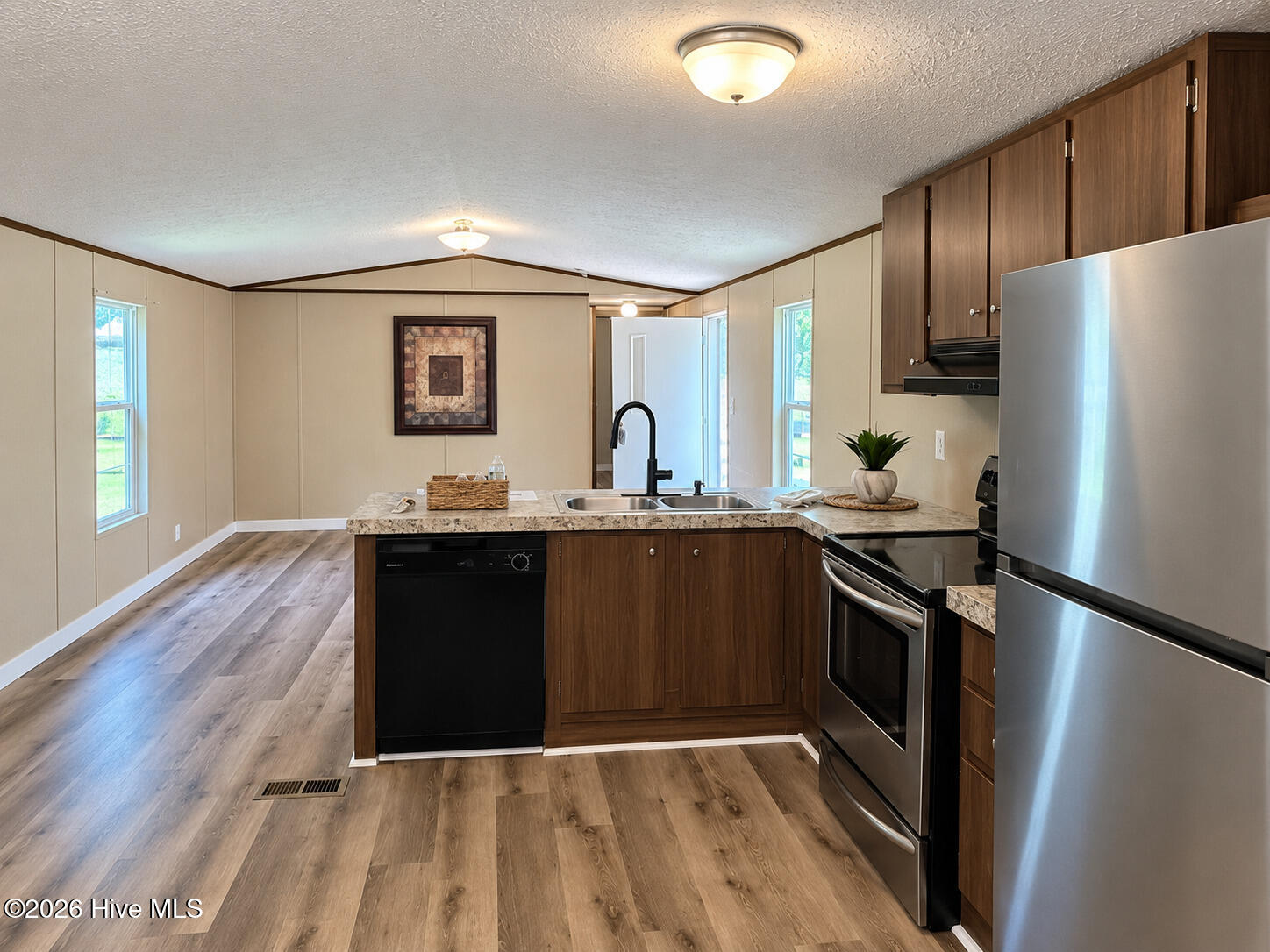 1426 Cherrytree Road Ne Property Photo 5