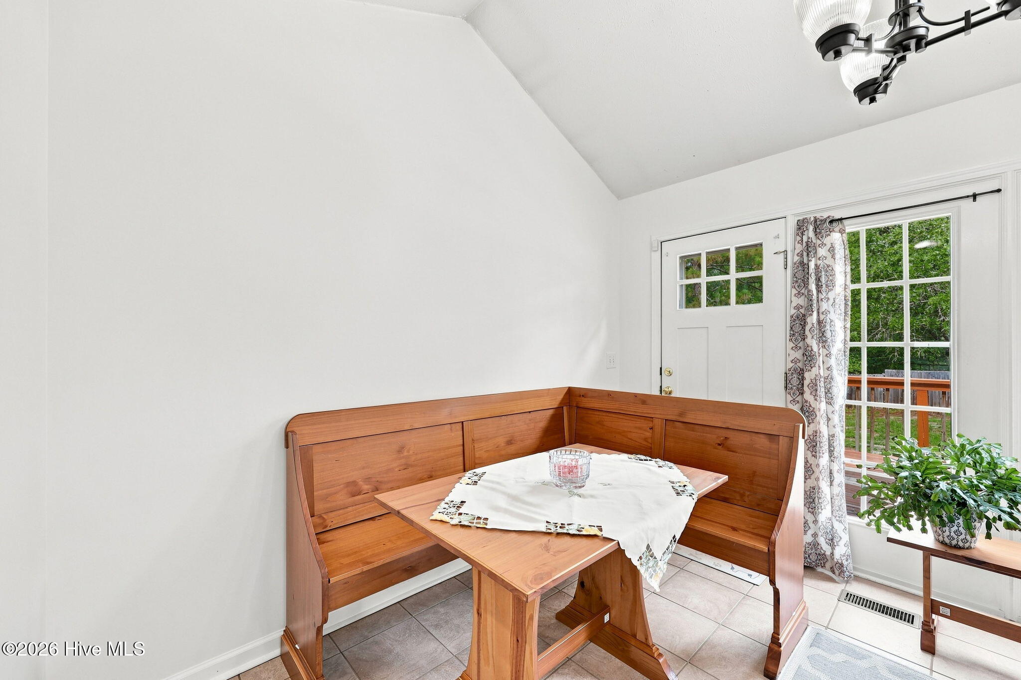 612 Seymour Street Property Photo 14