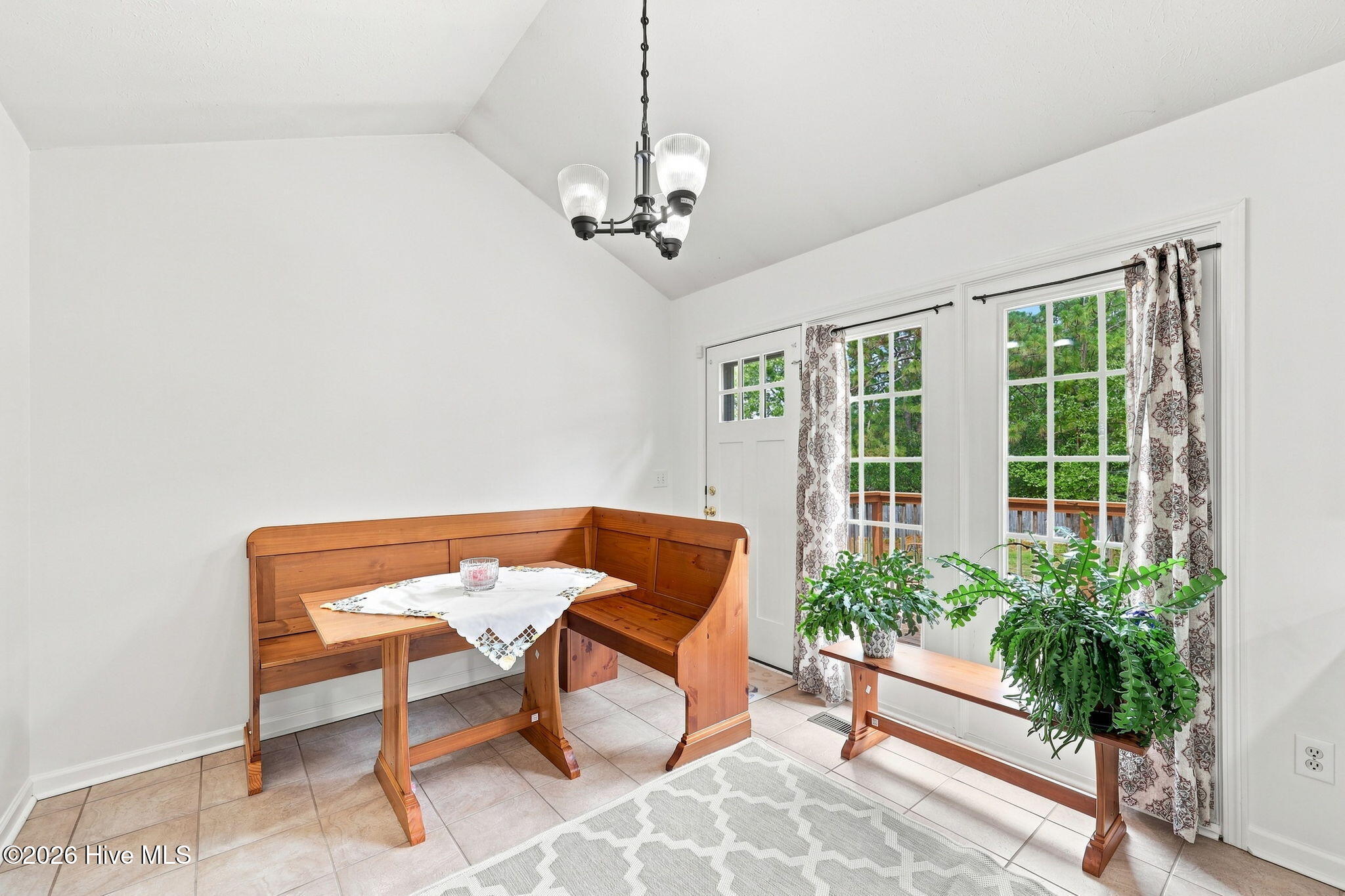 612 Seymour Street Property Photo 16