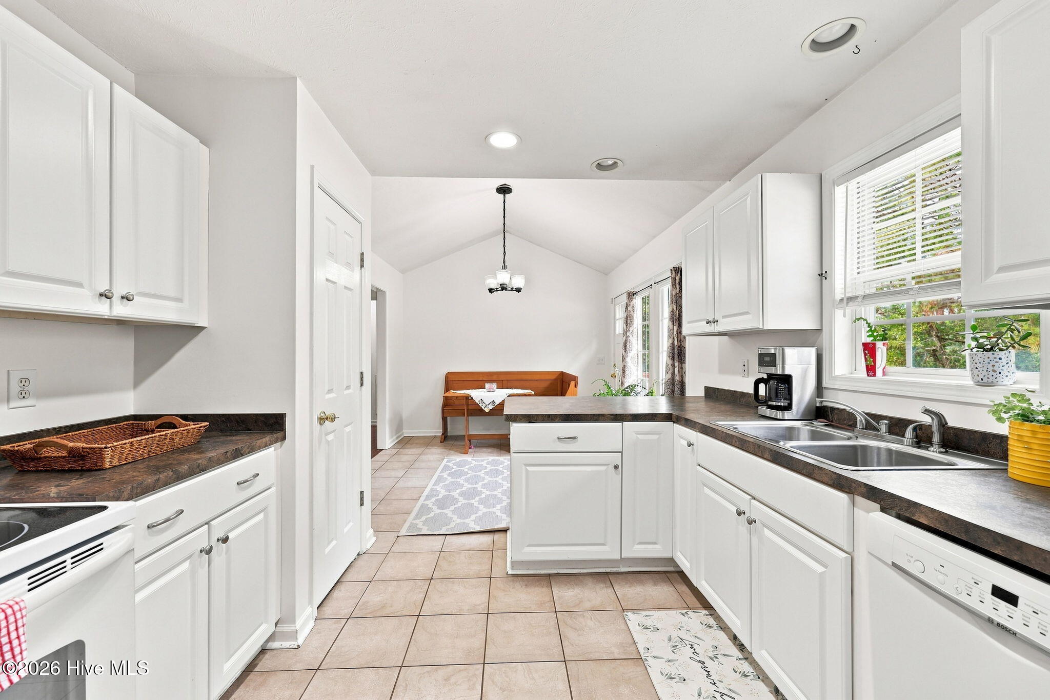 612 Seymour Street Property Photo 18