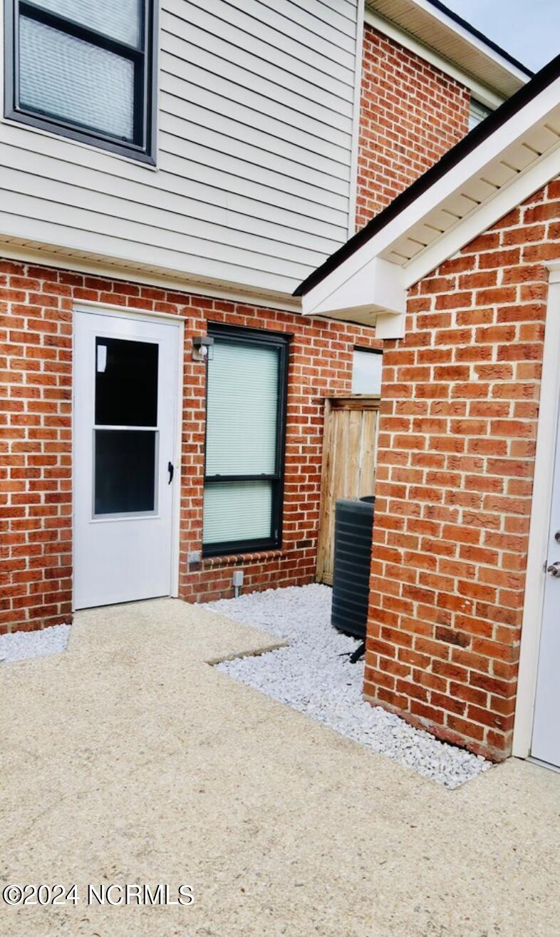 19 Upton Court Property Photo 2