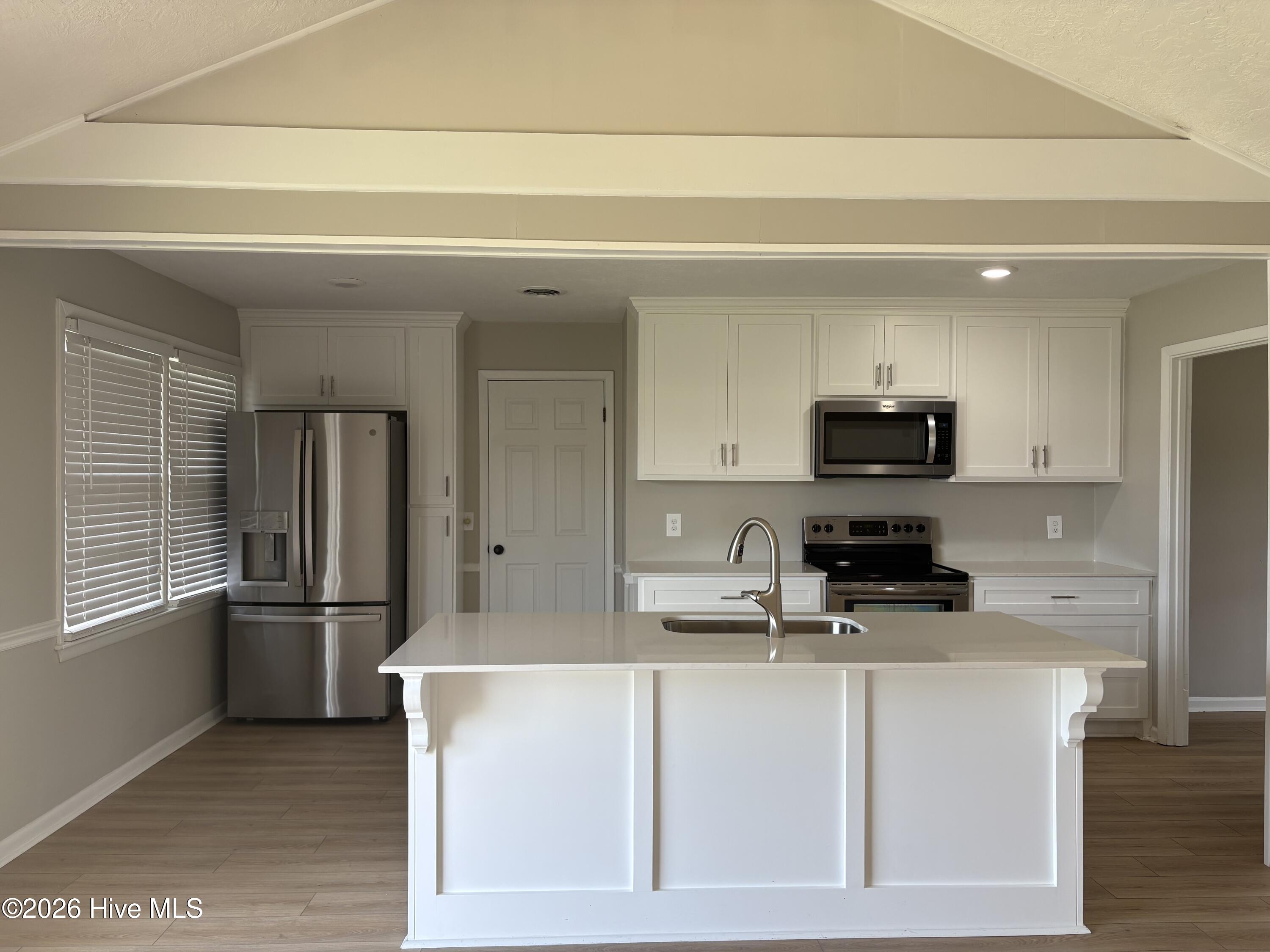 127 Holiday Court Property Photo 8