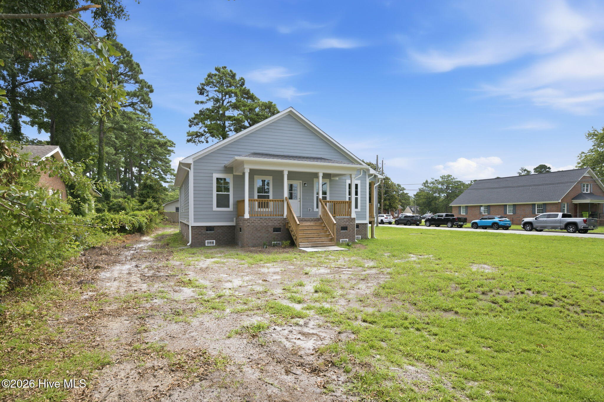 700 N Grace Avenue Property Photo 4