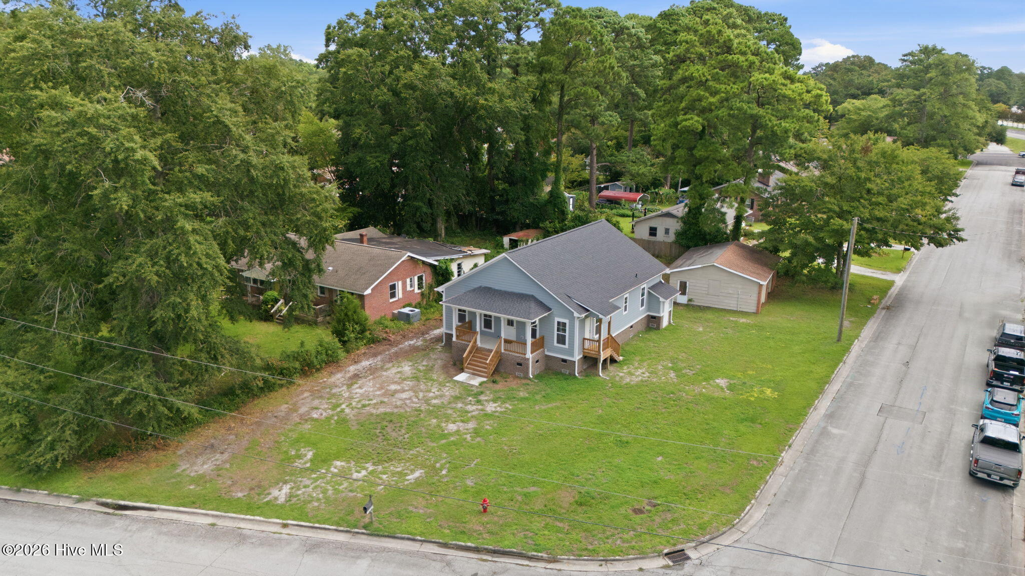 700 N Grace Avenue Property Photo 6