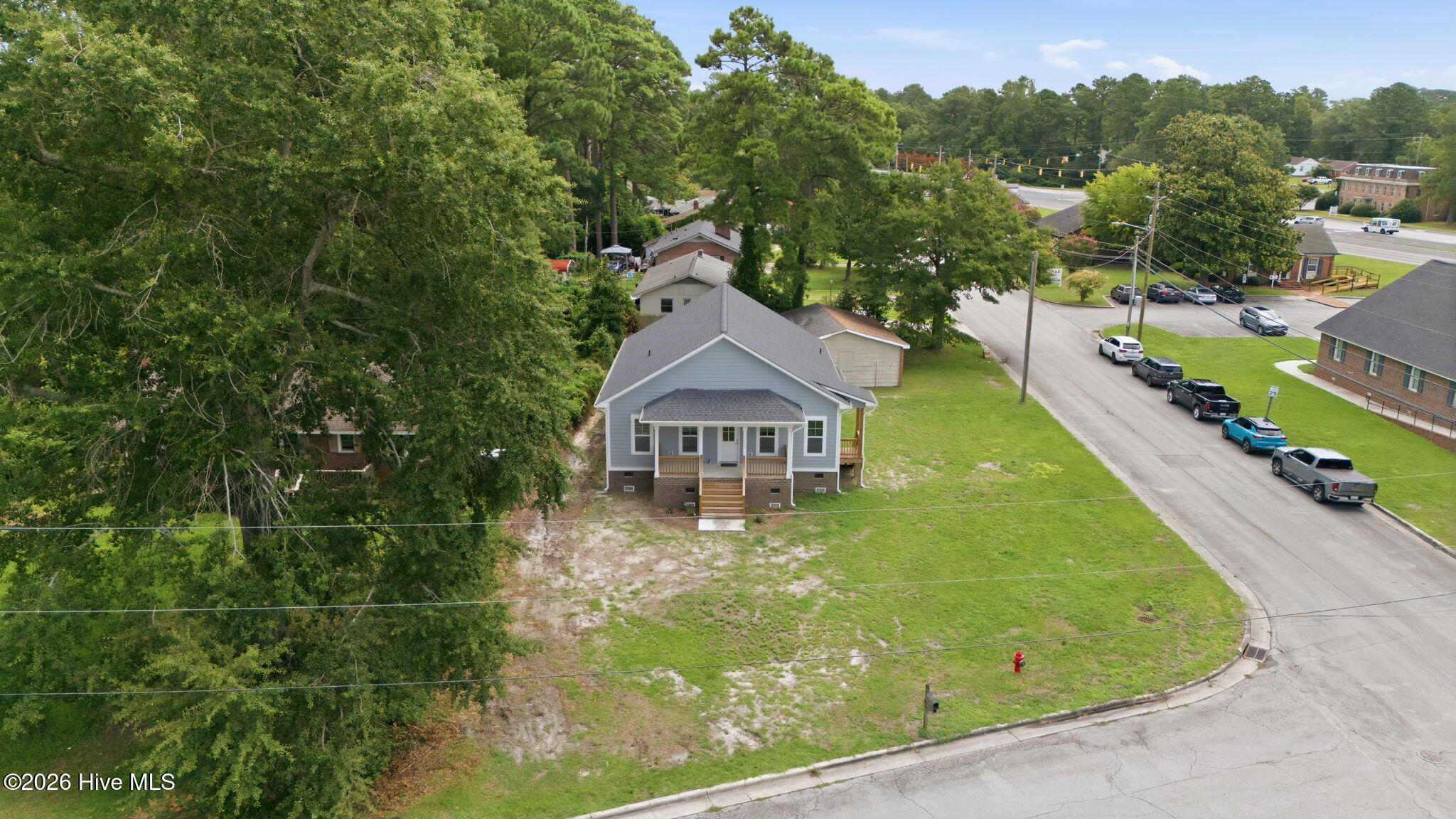 700 N Grace Avenue Property Photo 7
