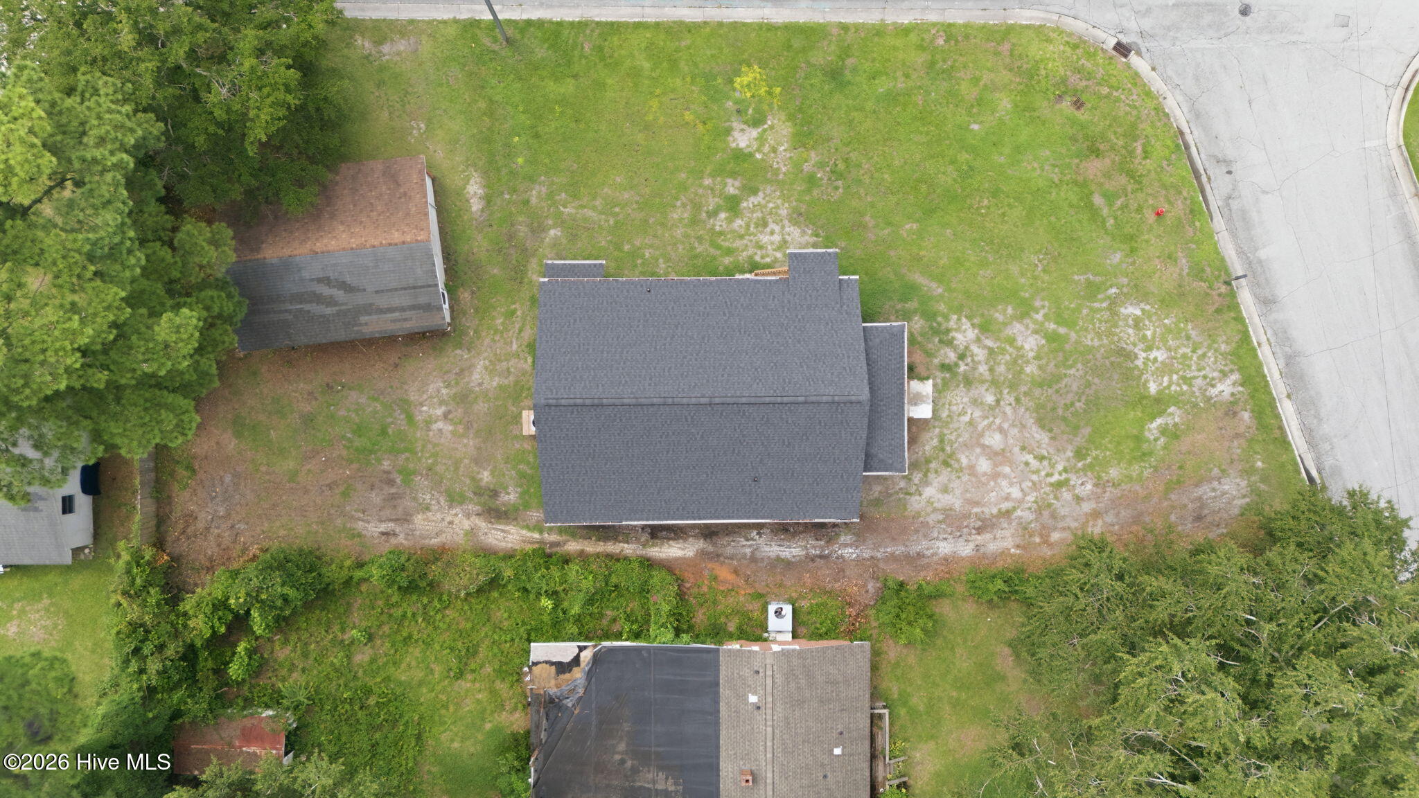 700 N Grace Avenue Property Photo 8