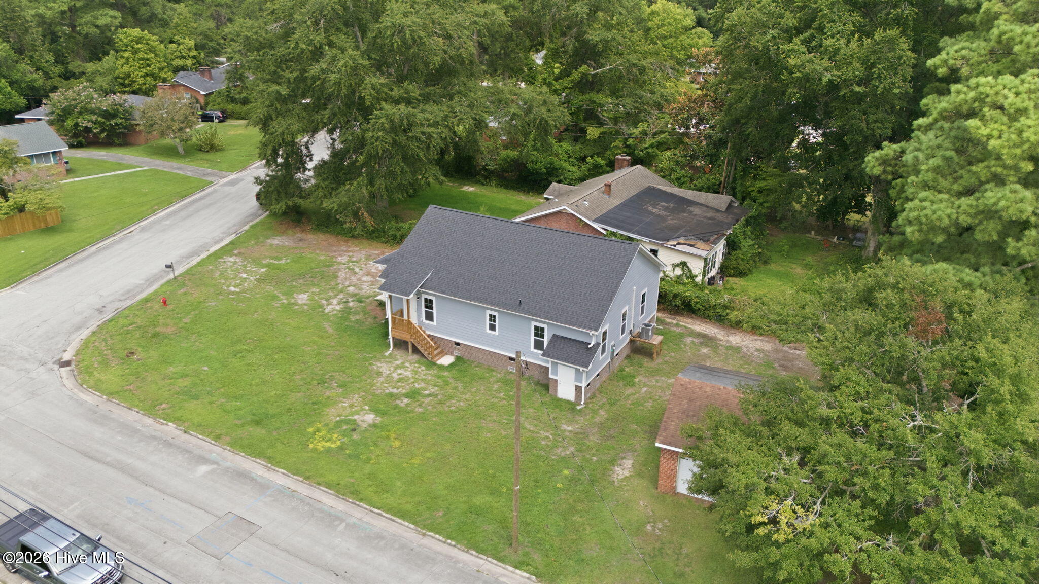 700 N Grace Avenue Property Photo 9