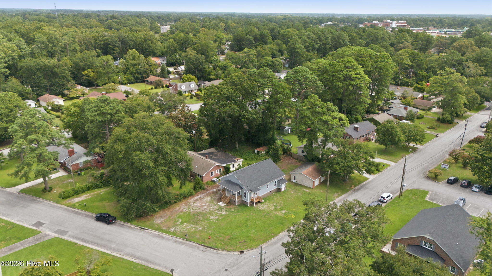 700 N Grace Avenue Property Photo 10