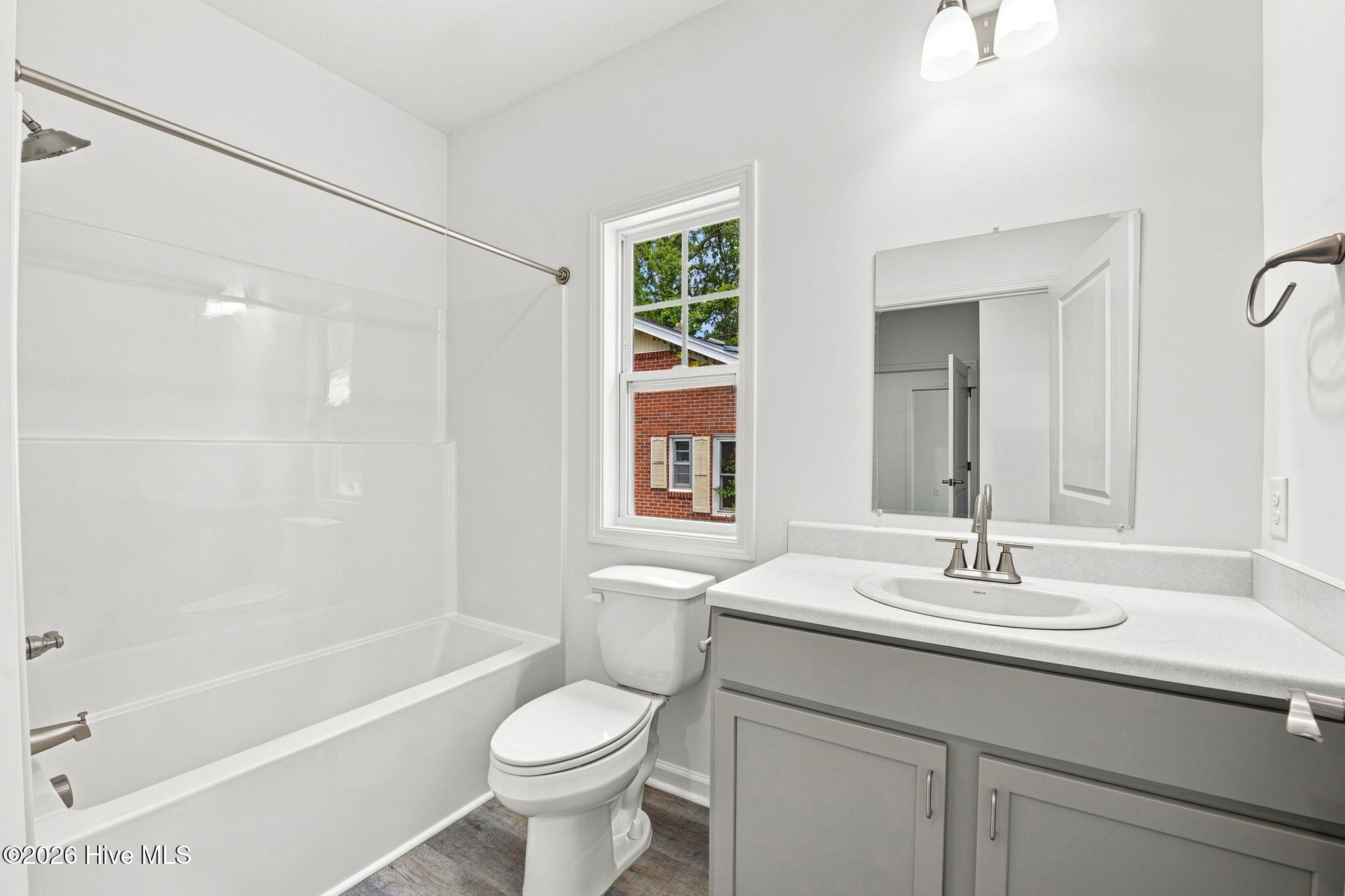 700 N Grace Avenue Property Photo 27