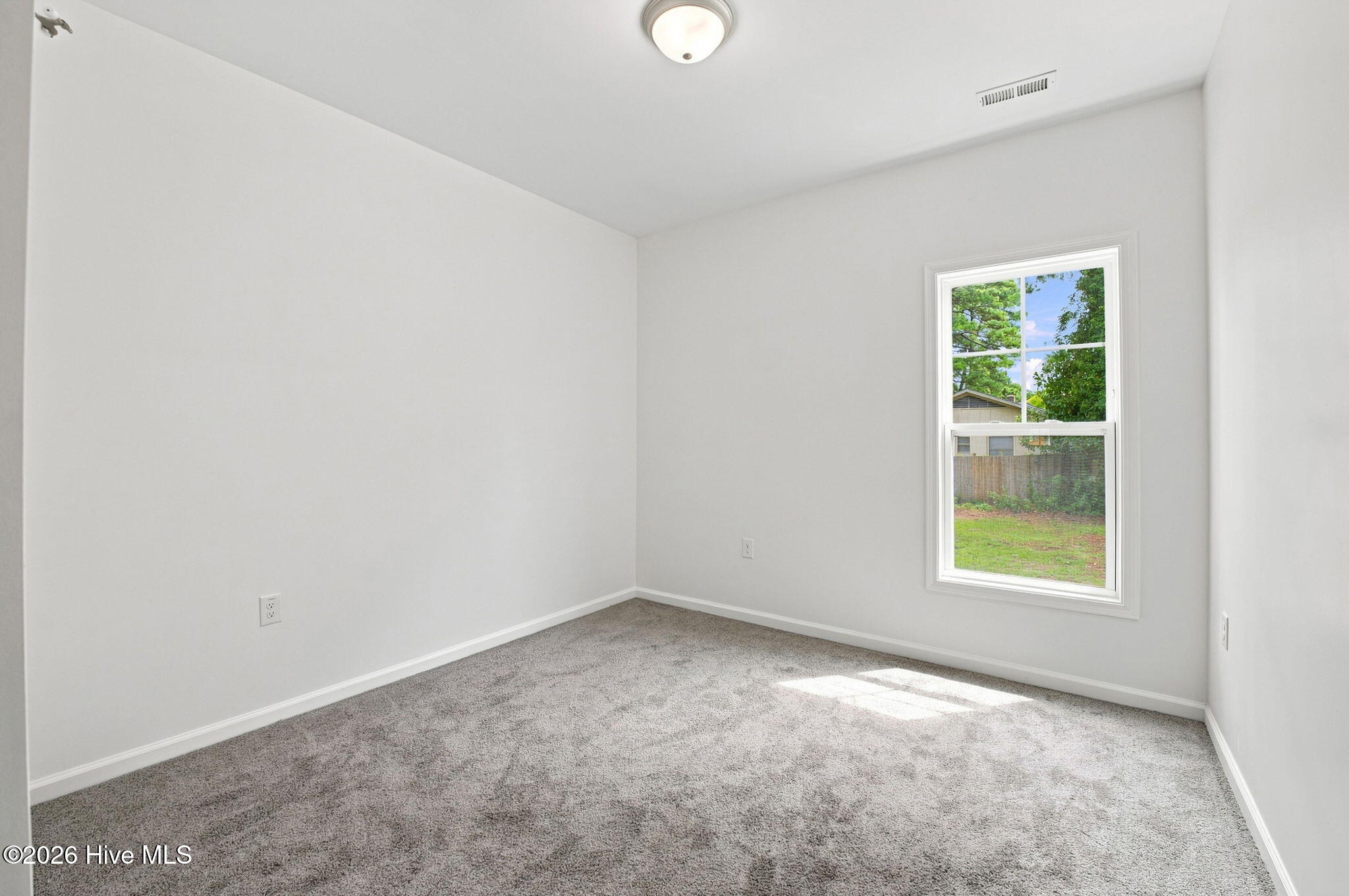 700 N Grace Avenue Property Photo 30