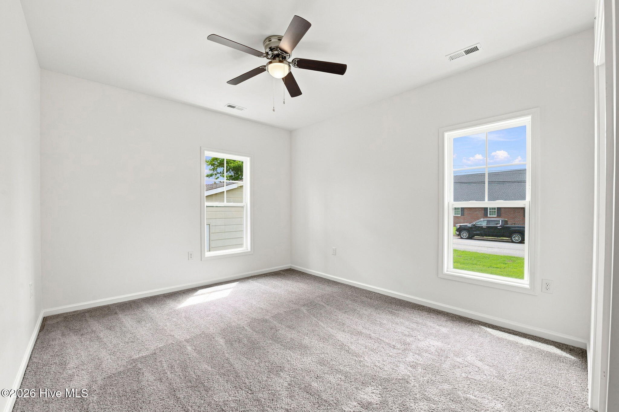 700 N Grace Avenue Property Photo 33