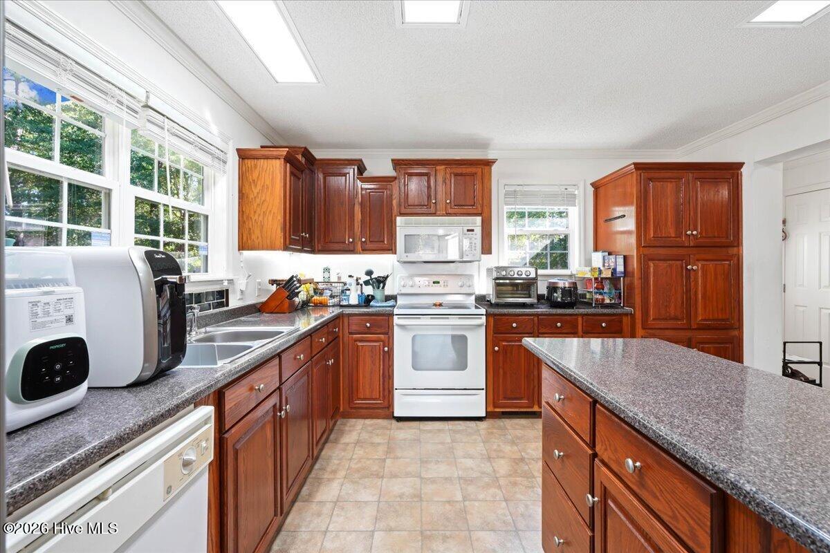 303 Wood Street Property Photo 20