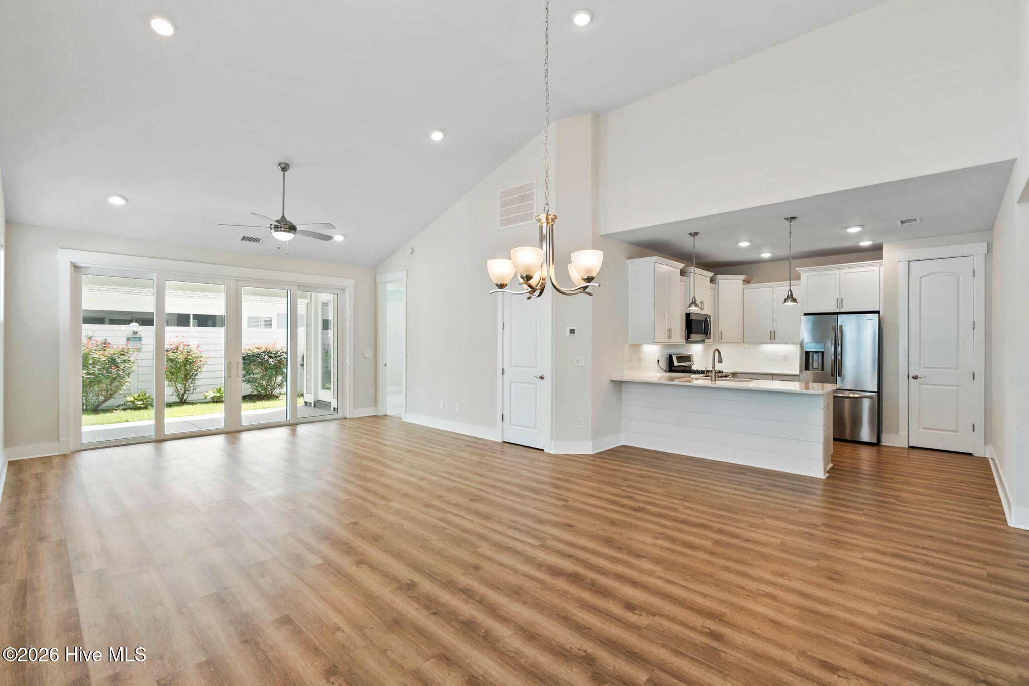 1535 Harbour Place Drive Property Photo 6