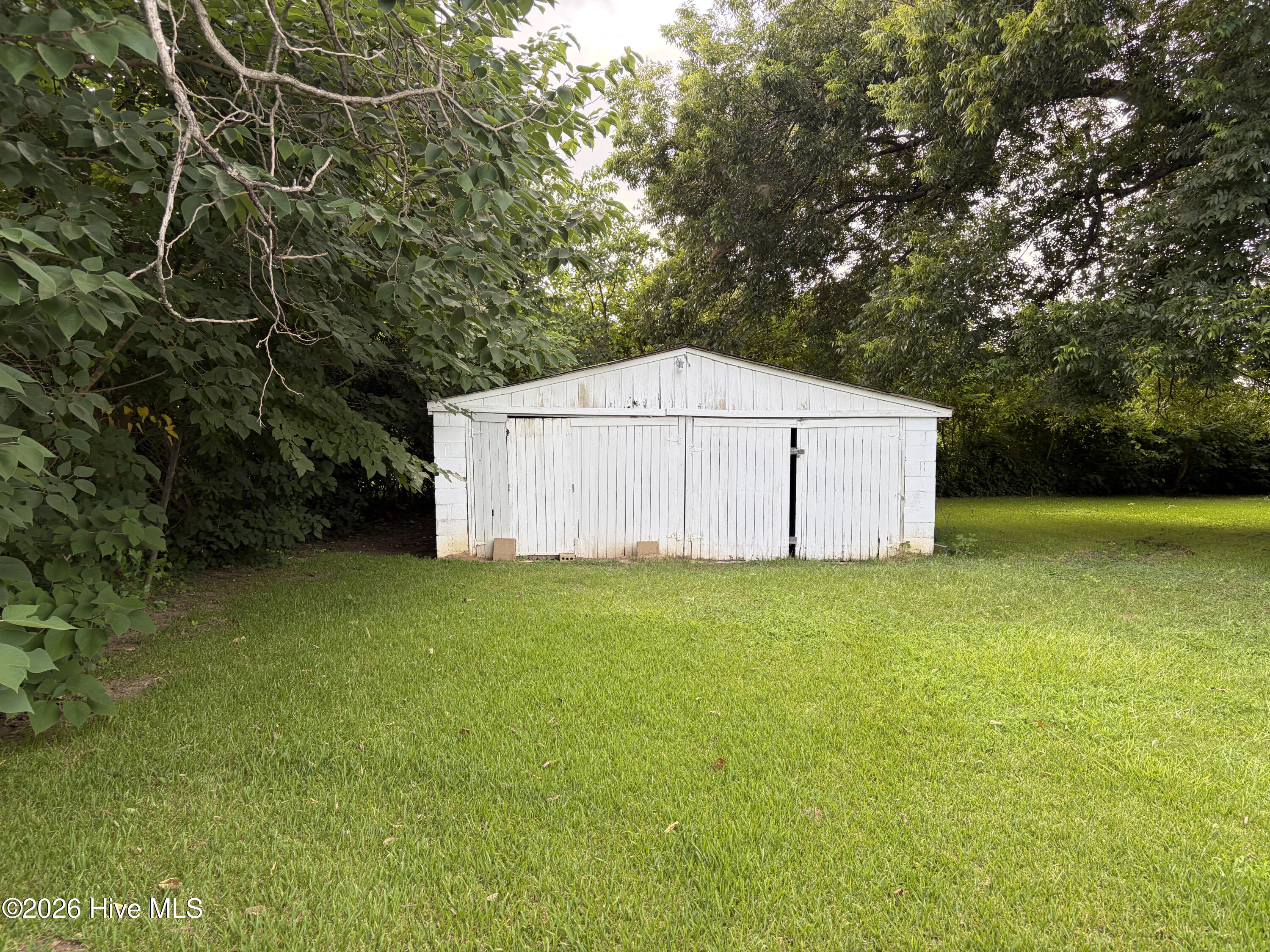 1300 Bruce Street Property Photo 4