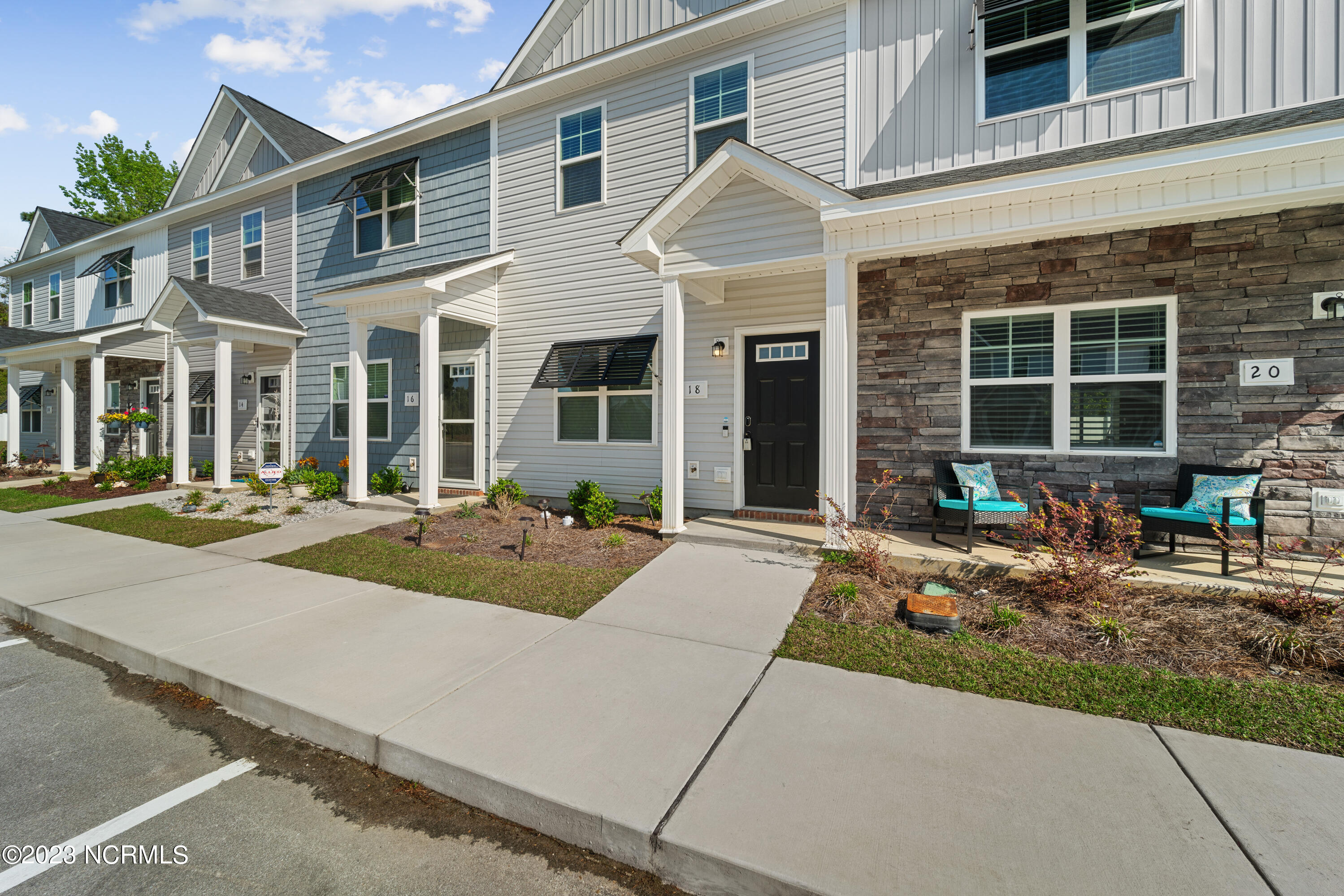 18 Catalina Circle Property Photo 3
