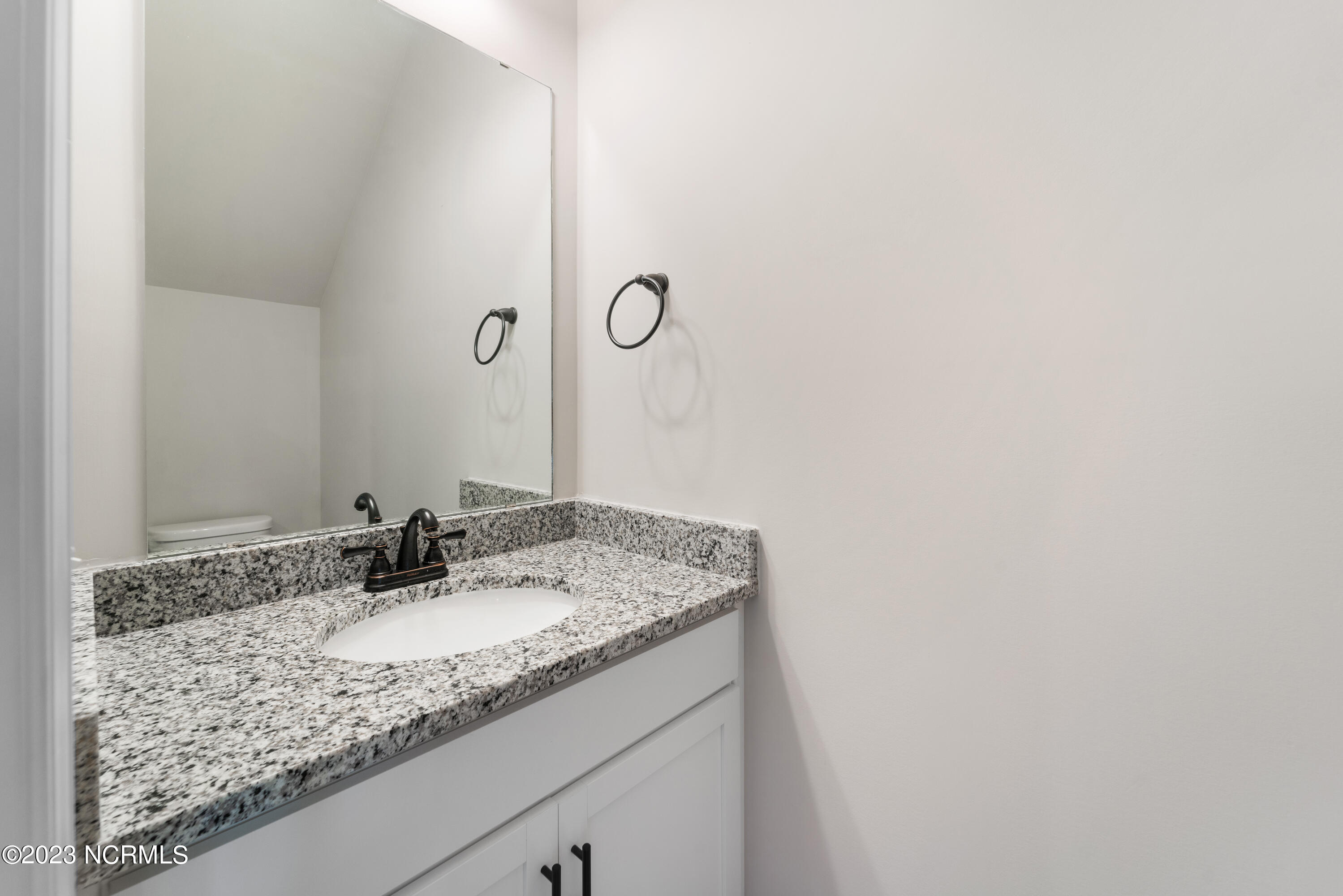 18 Catalina Circle Property Photo 8