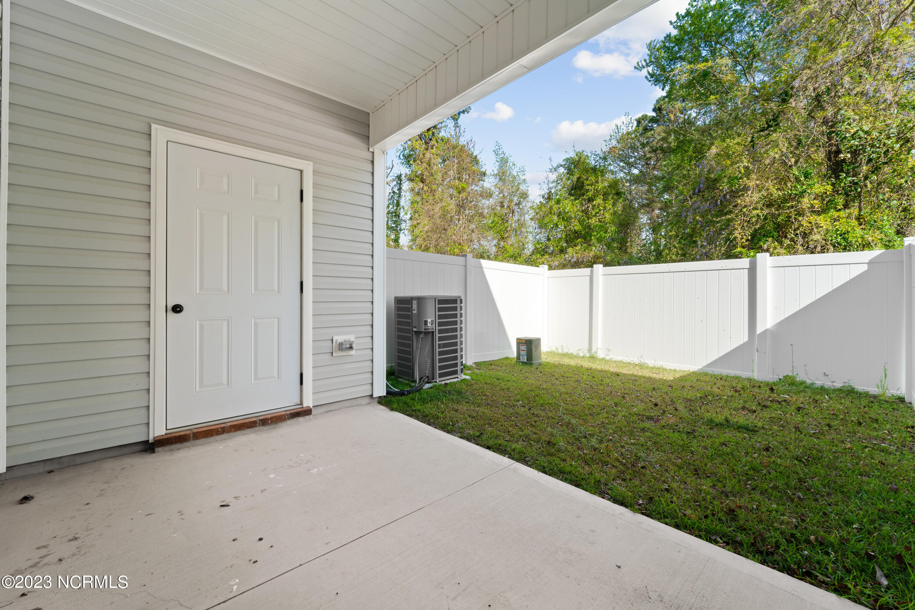 18 Catalina Circle Property Photo 13