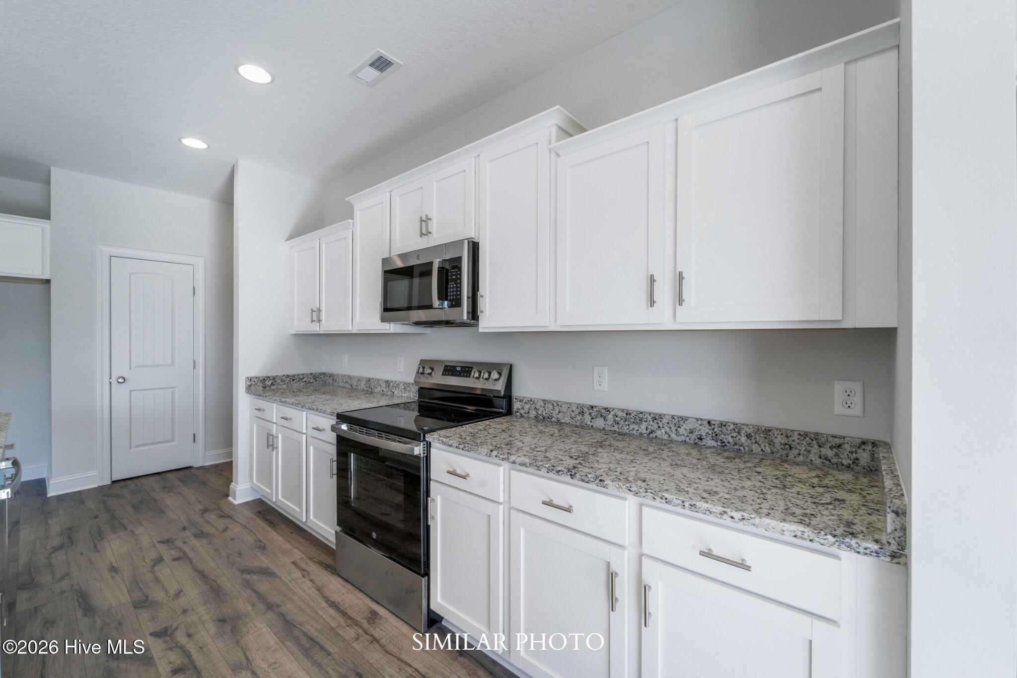 776 Regiment Road Property Photo 12