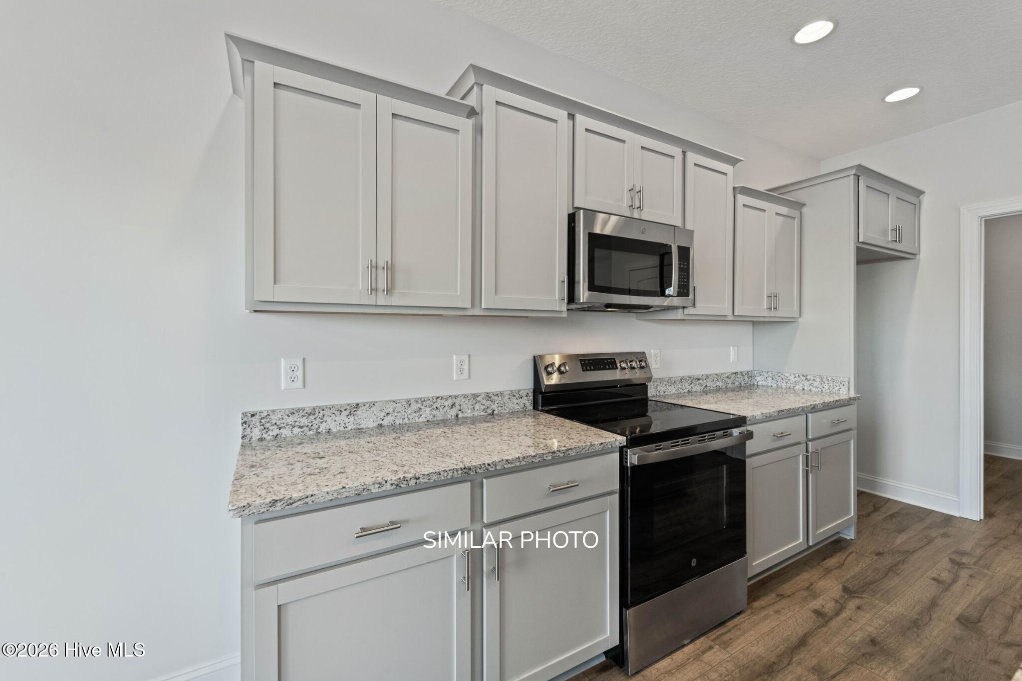 775 Regiment Road Property Photo 9