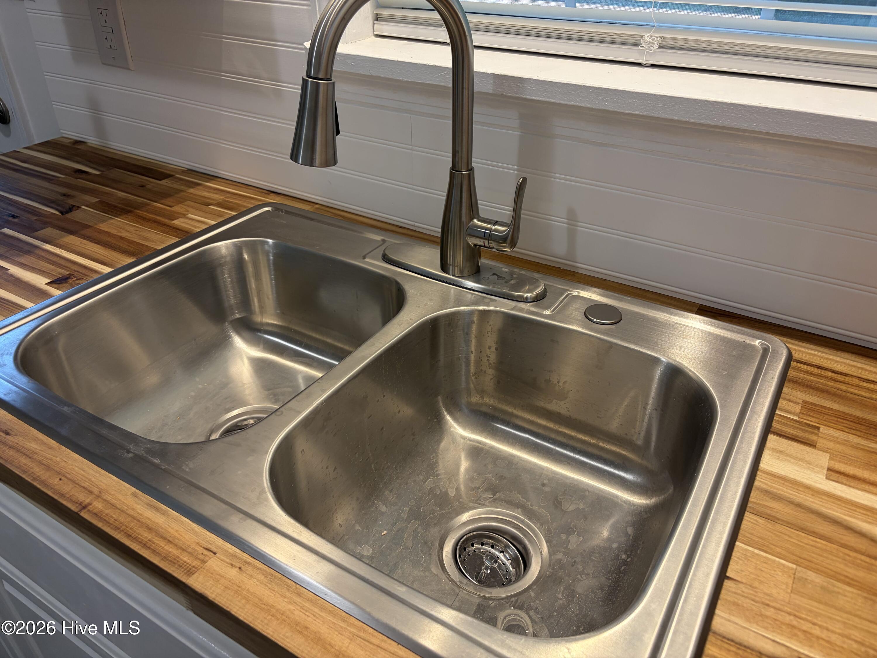 112 Poplar Street Property Photo 7