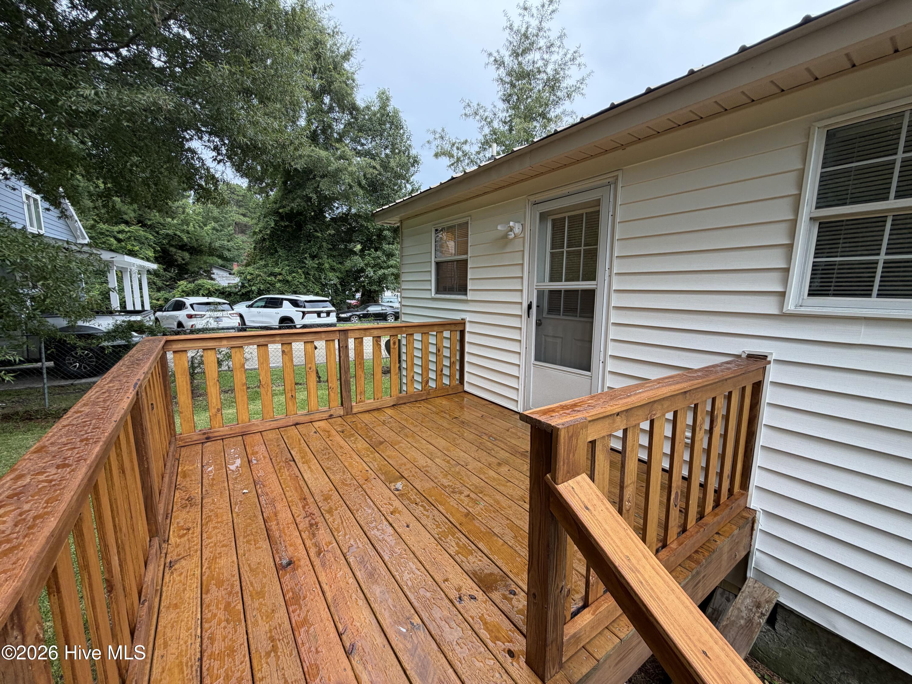 112 Poplar Street Property Photo 9
