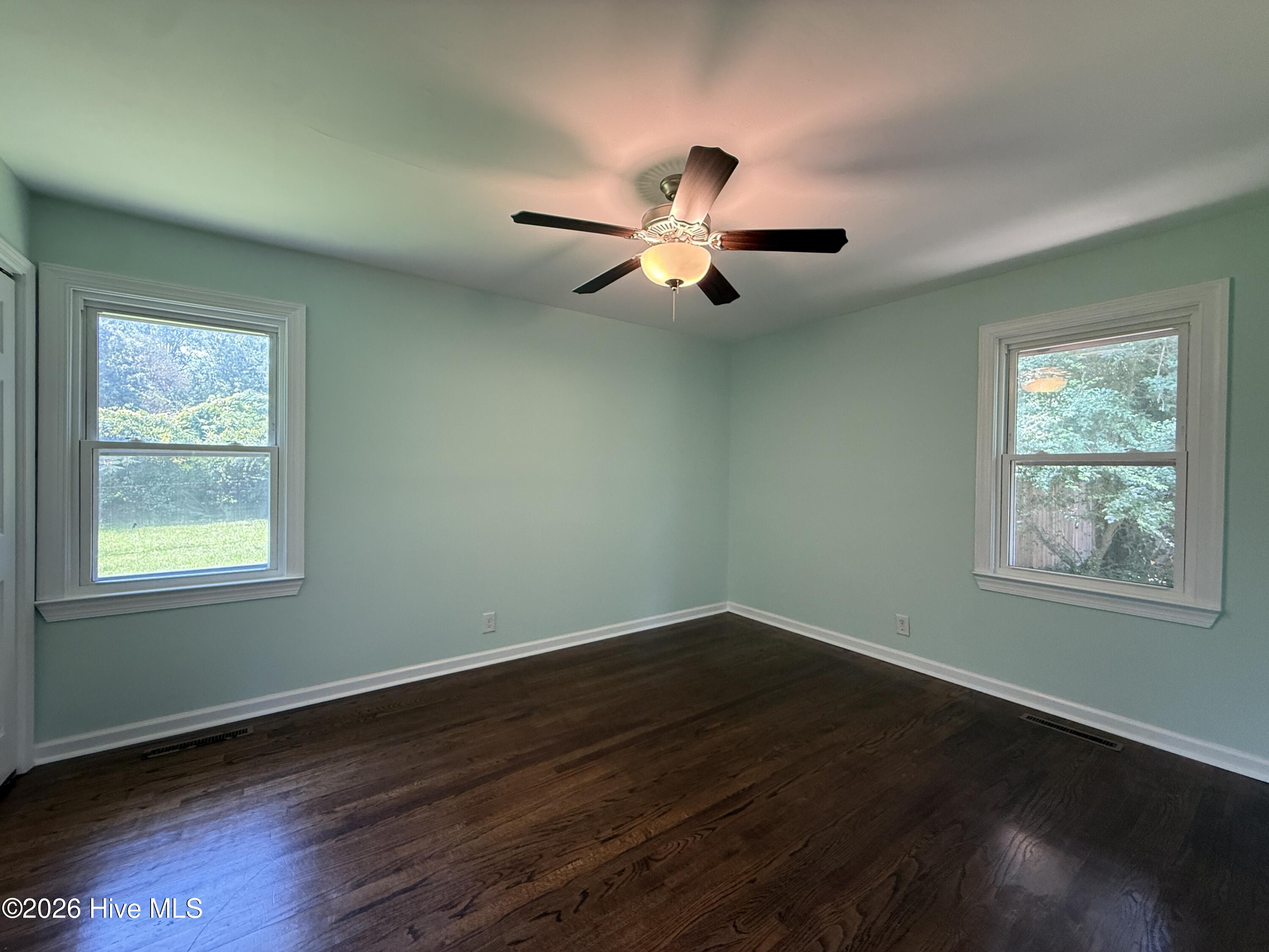 18 White Oak Street Property Photo 13