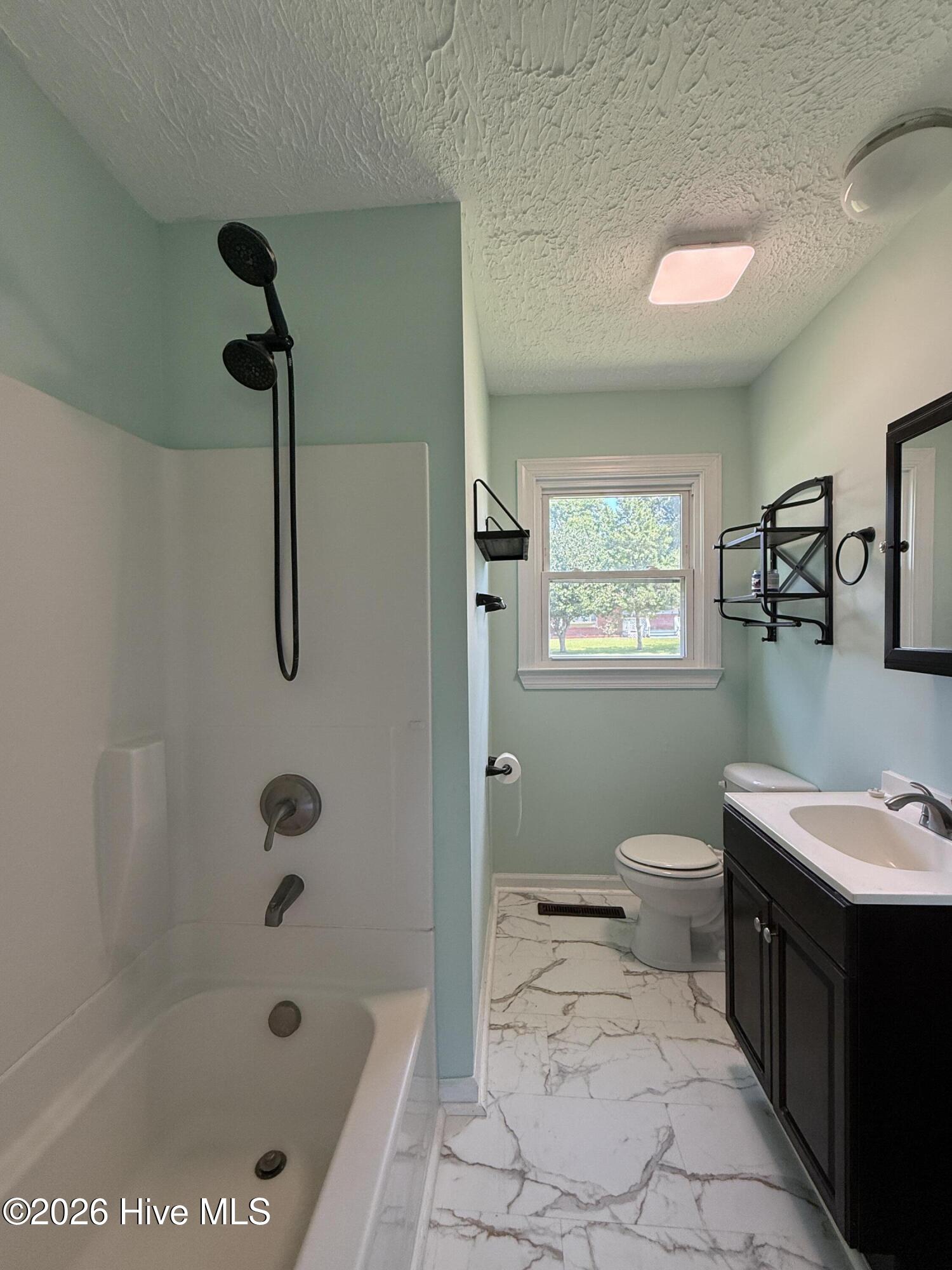 18 White Oak Street Property Photo 14