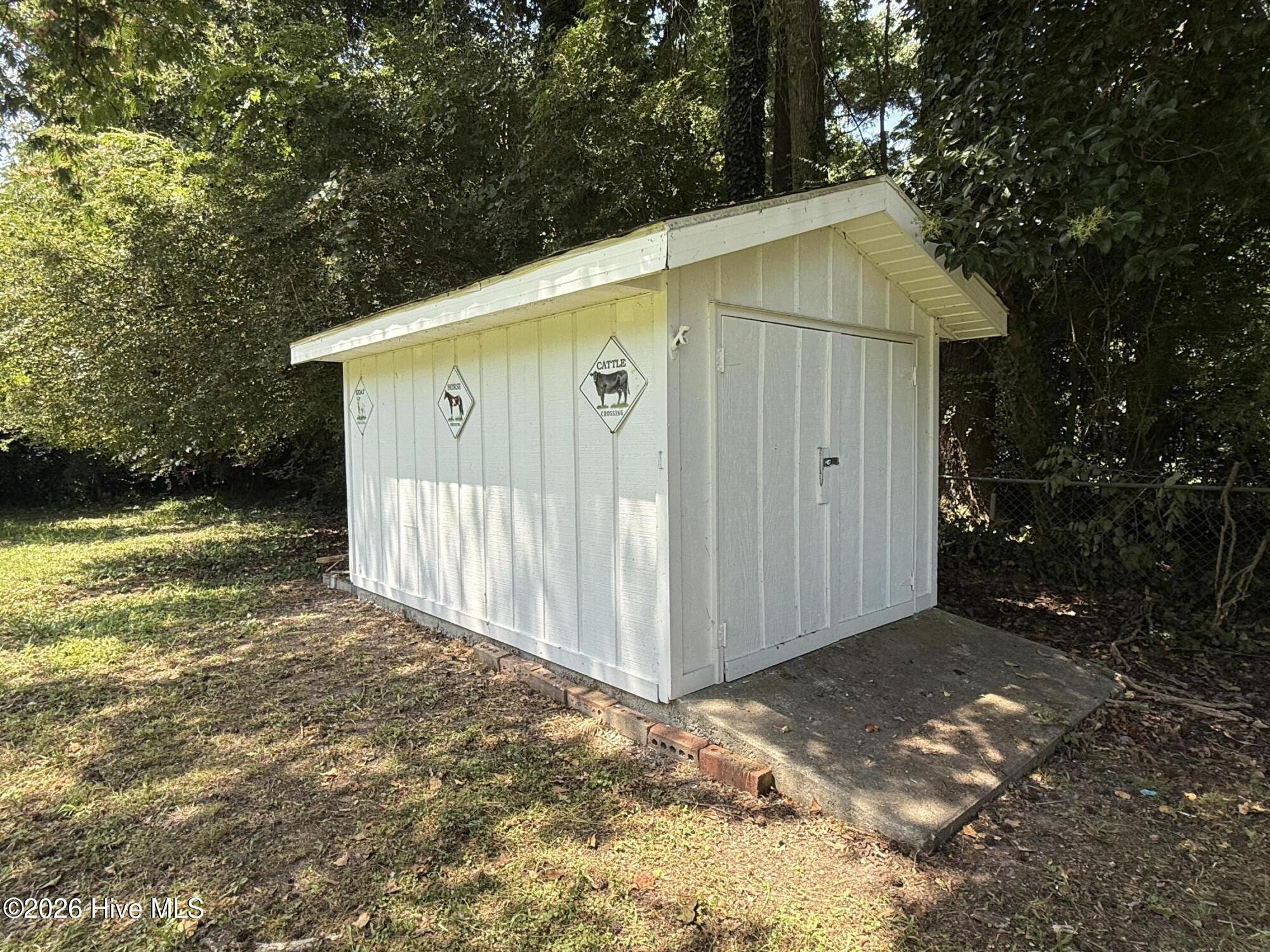 18 White Oak Street Property Photo 15