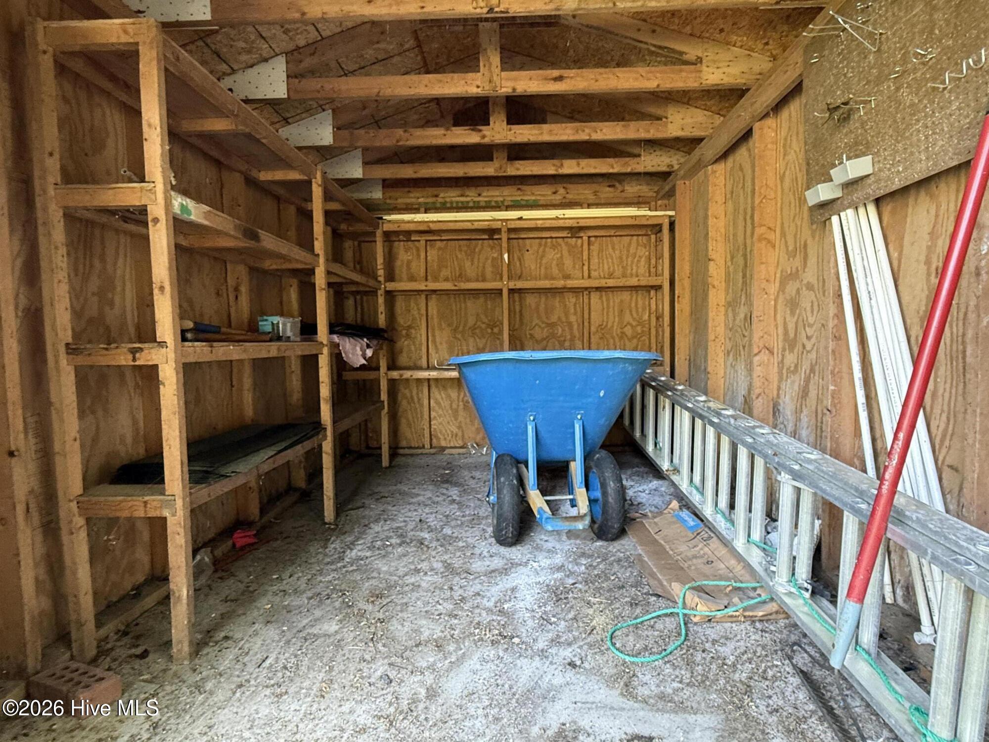 18 White Oak Street Property Photo 16