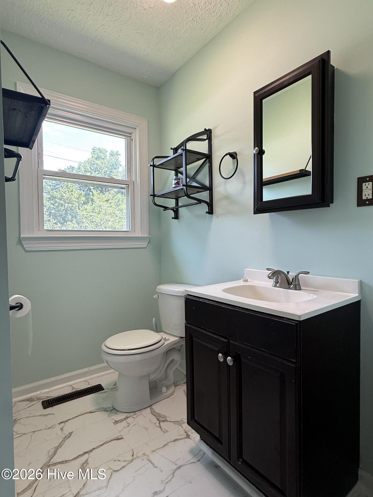18 White Oak Street Property Photo 17