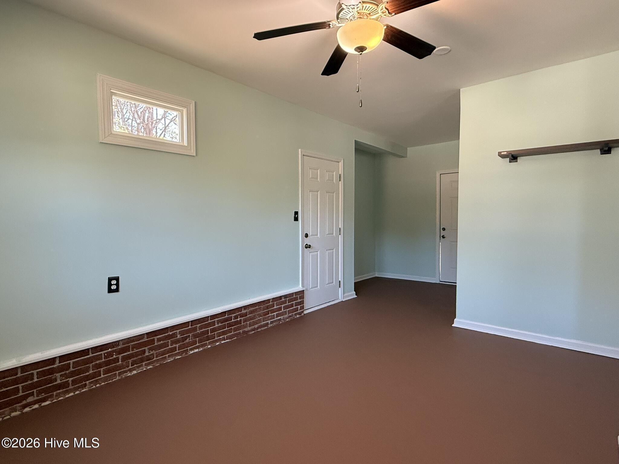18 White Oak Street Property Photo 19