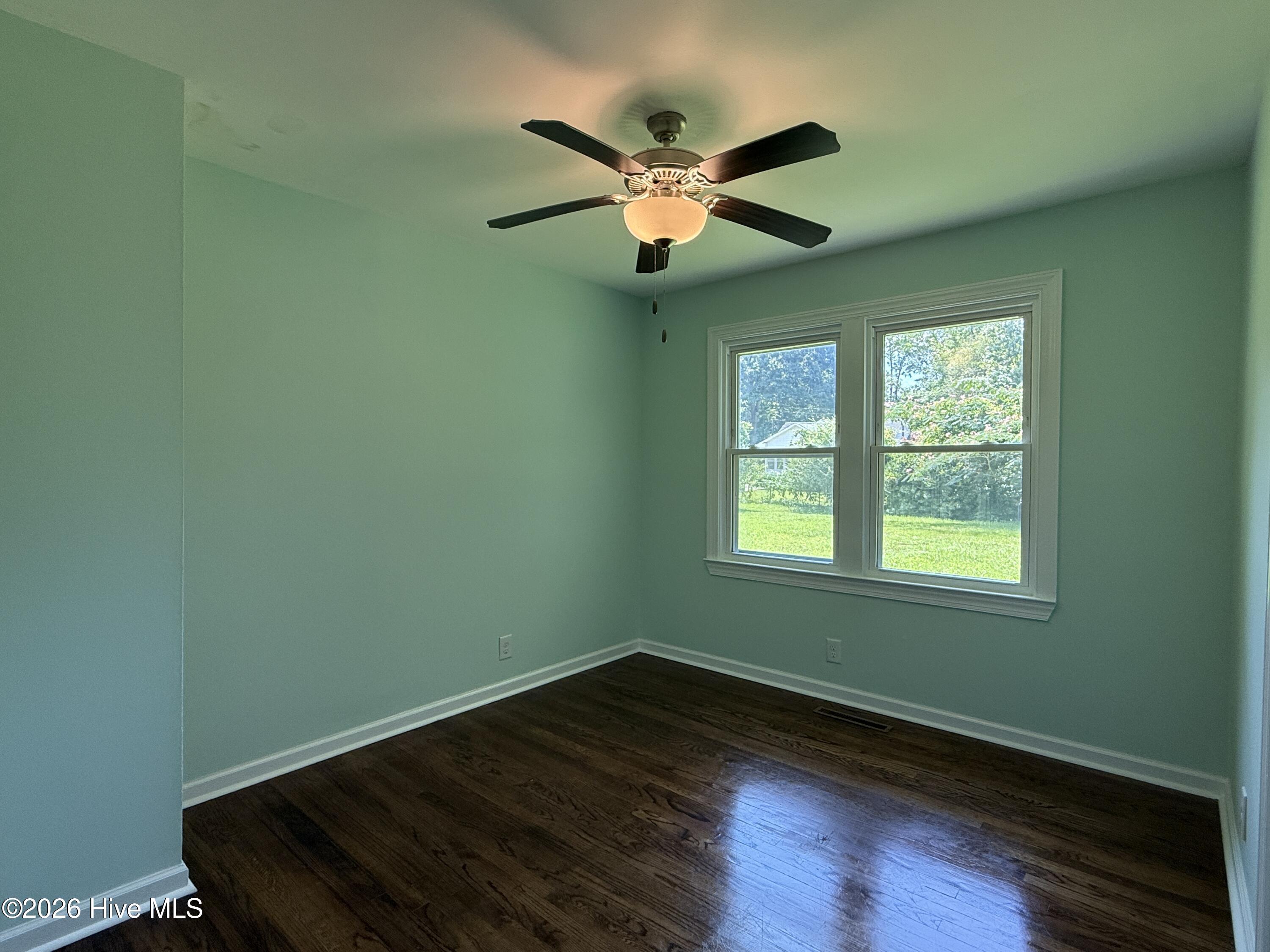 18 White Oak Street Property Photo 20