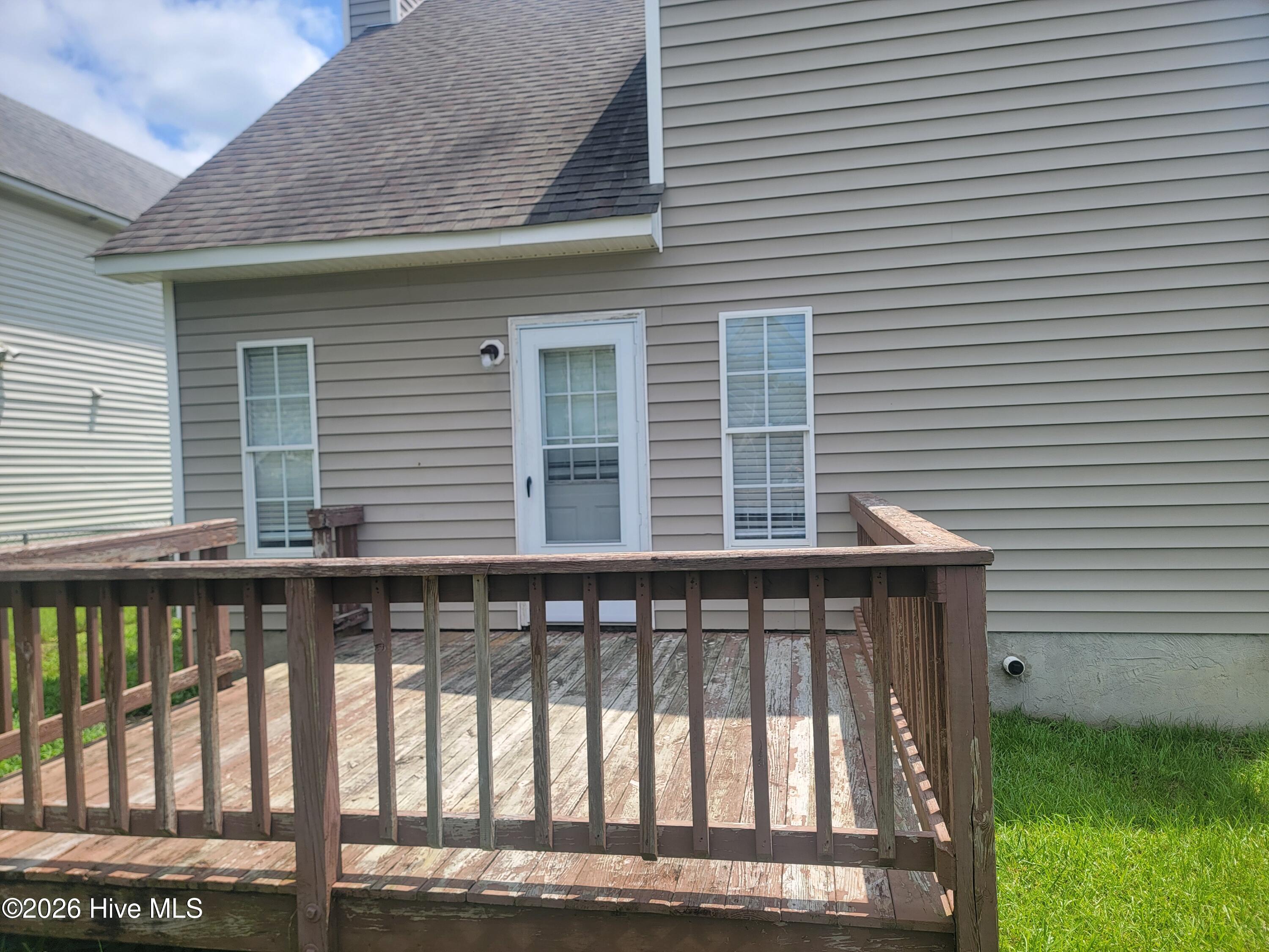 224 Hemlock Drive Property Photo 2