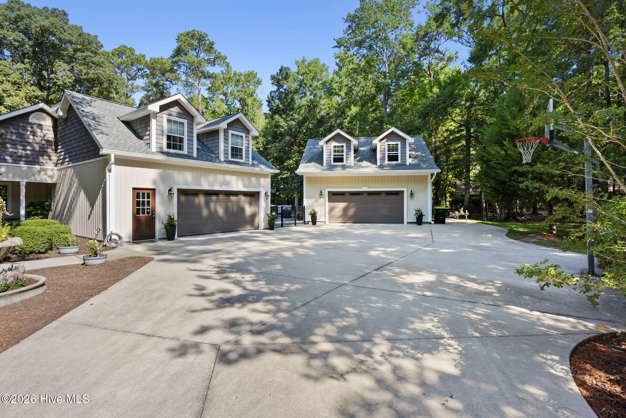 1 Sun Court Property Photo 4
