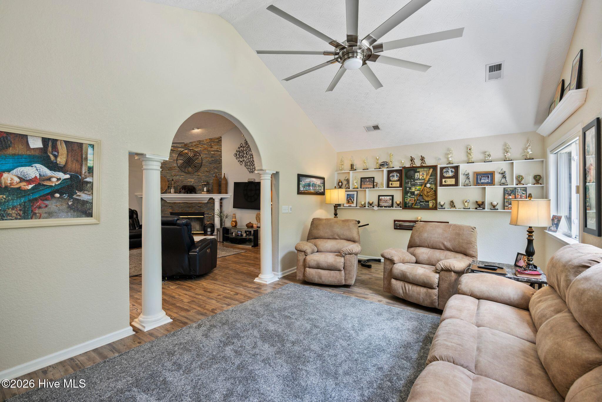 1 Sun Court Property Photo 26