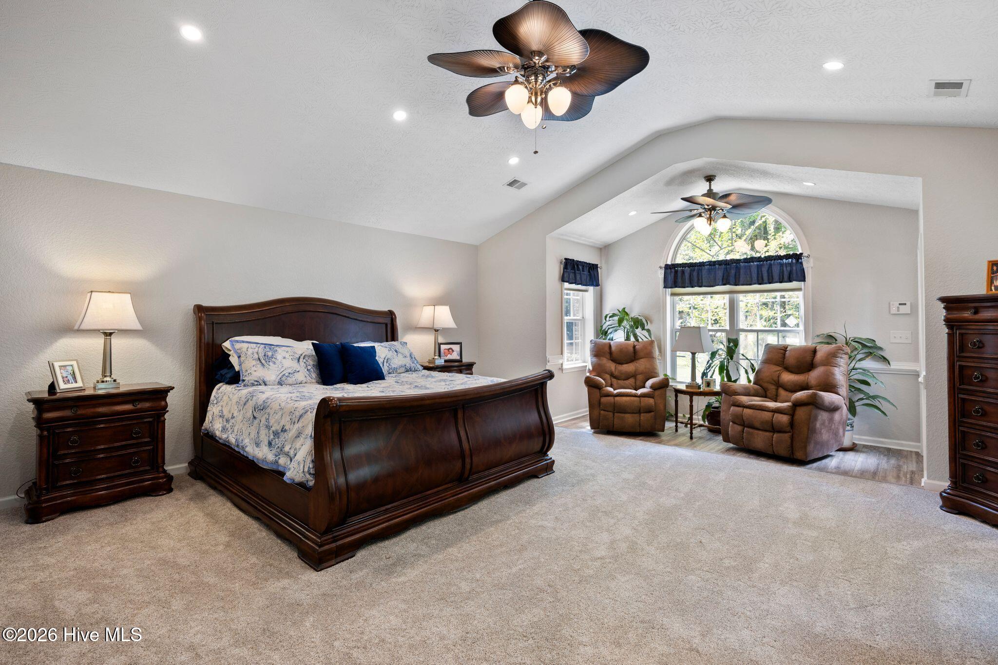 1 Sun Court Property Photo 44