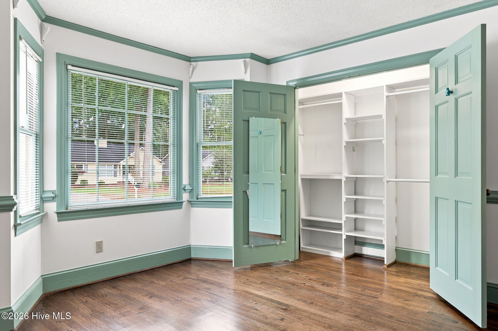 1515 Hollybriar Lane Property Photo 45