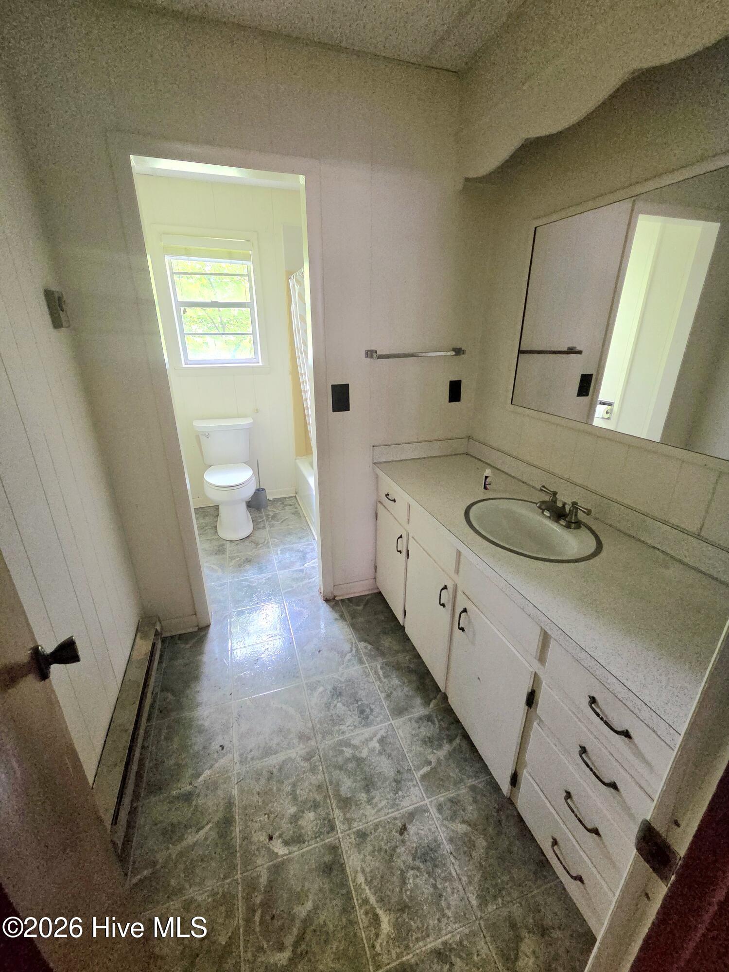 214 E Main Street Property Photo 5