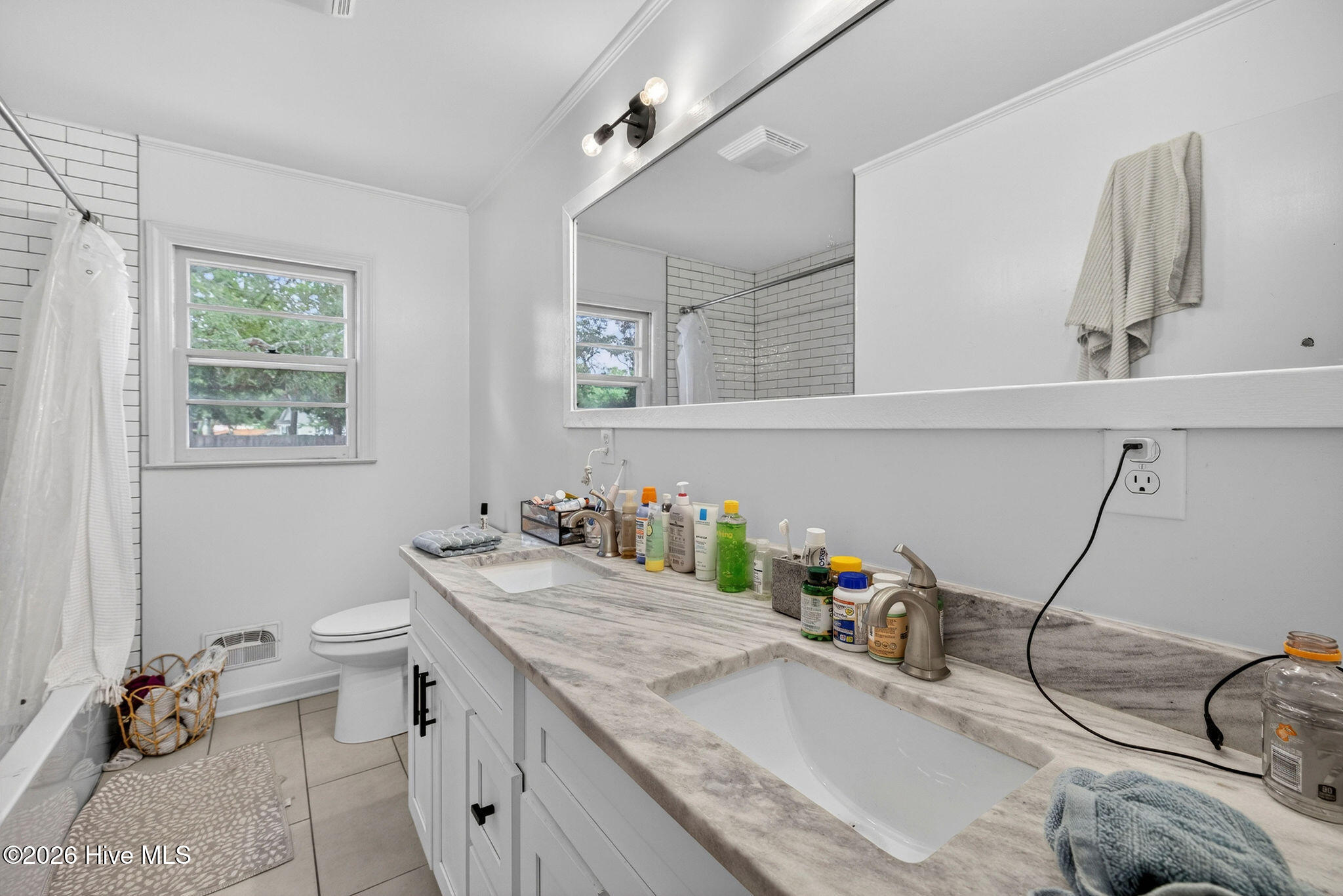 9 Castlewood Drive Property Photo 11