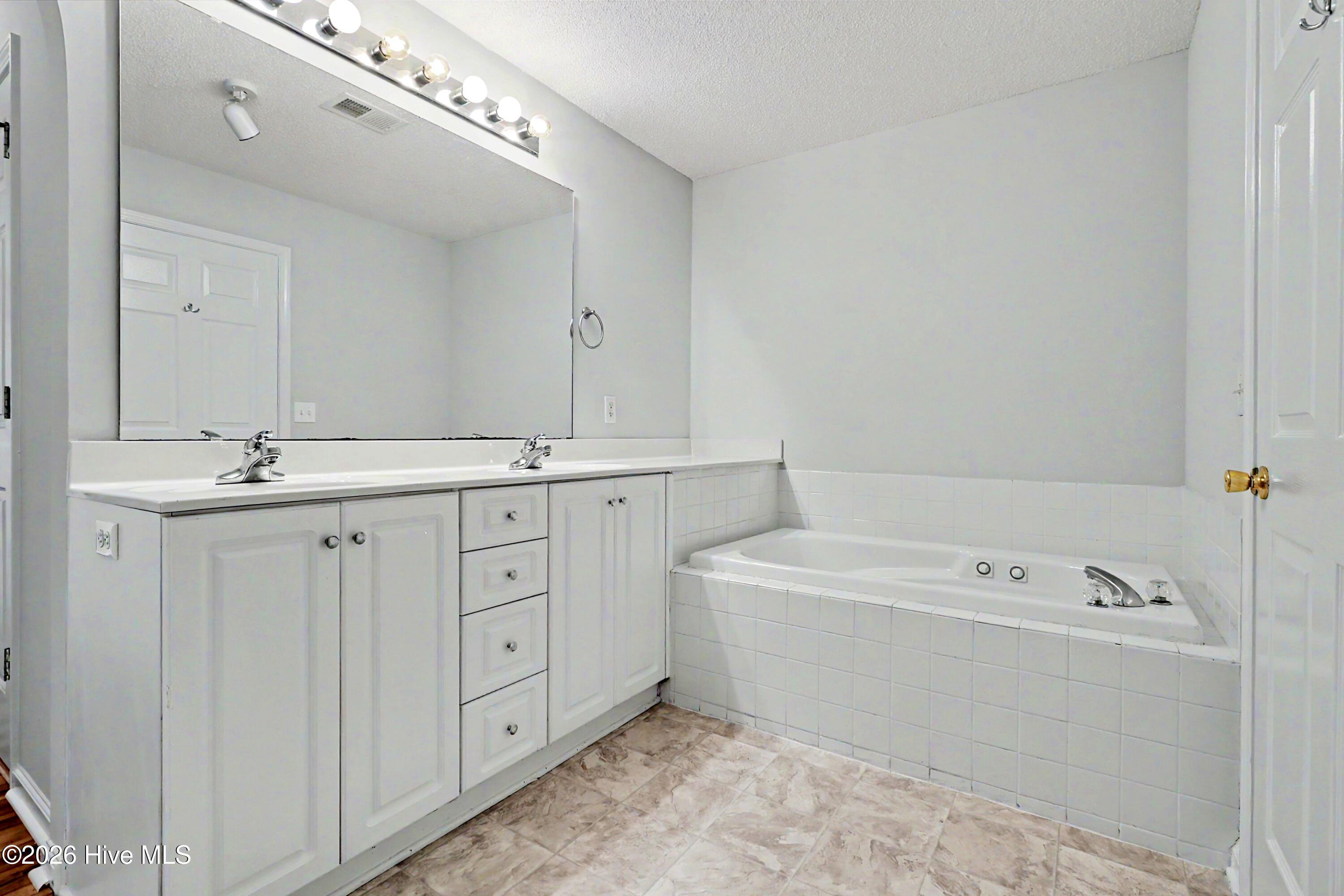 4140 Breezewood Drive Unit 104 Property Photo 19