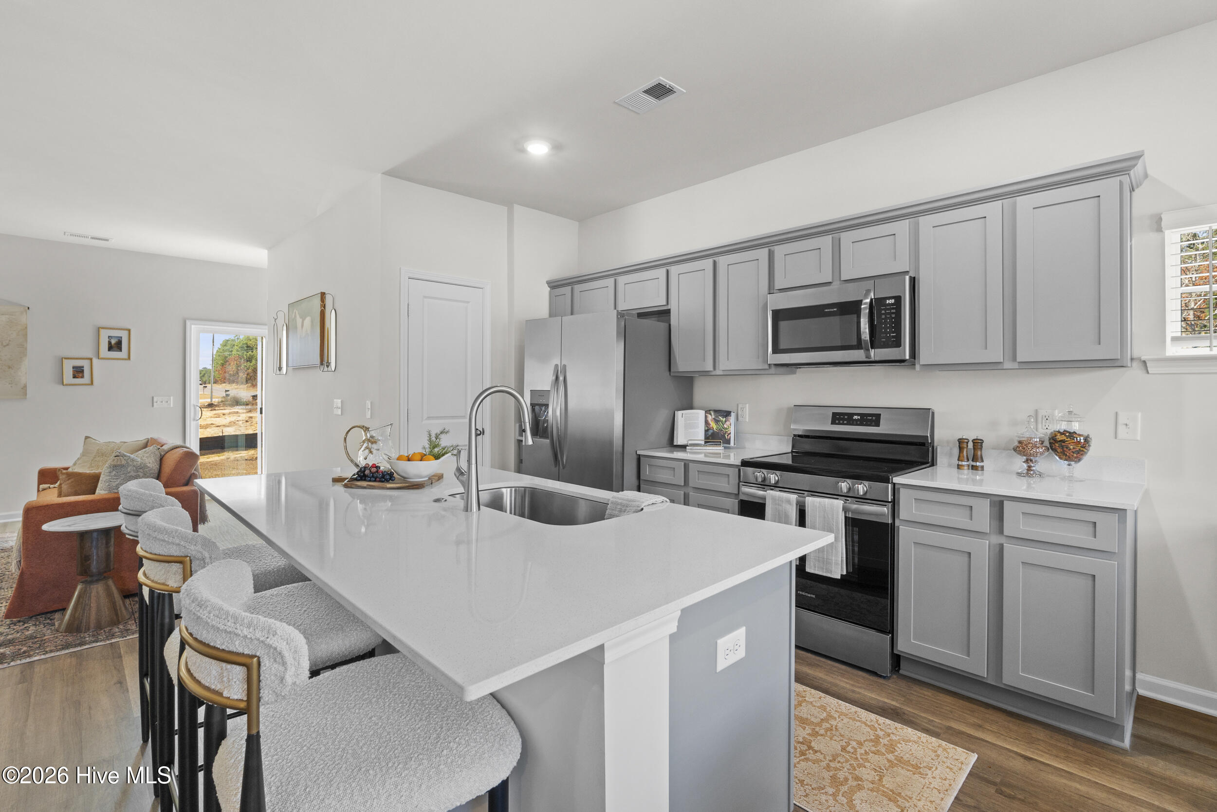 596 Slim Cypress Run Property Photo 8