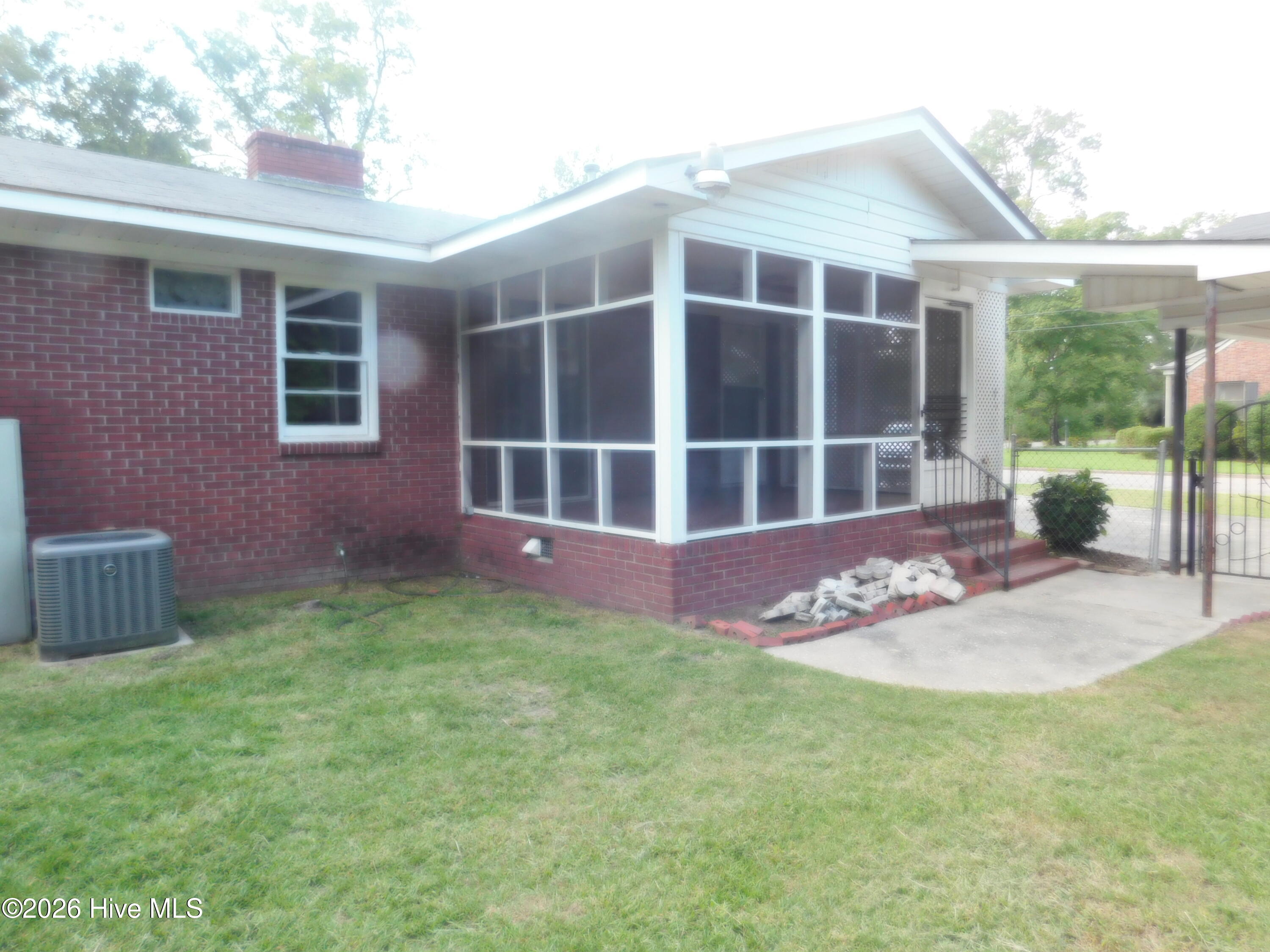 604 Everett Street Property Photo 2