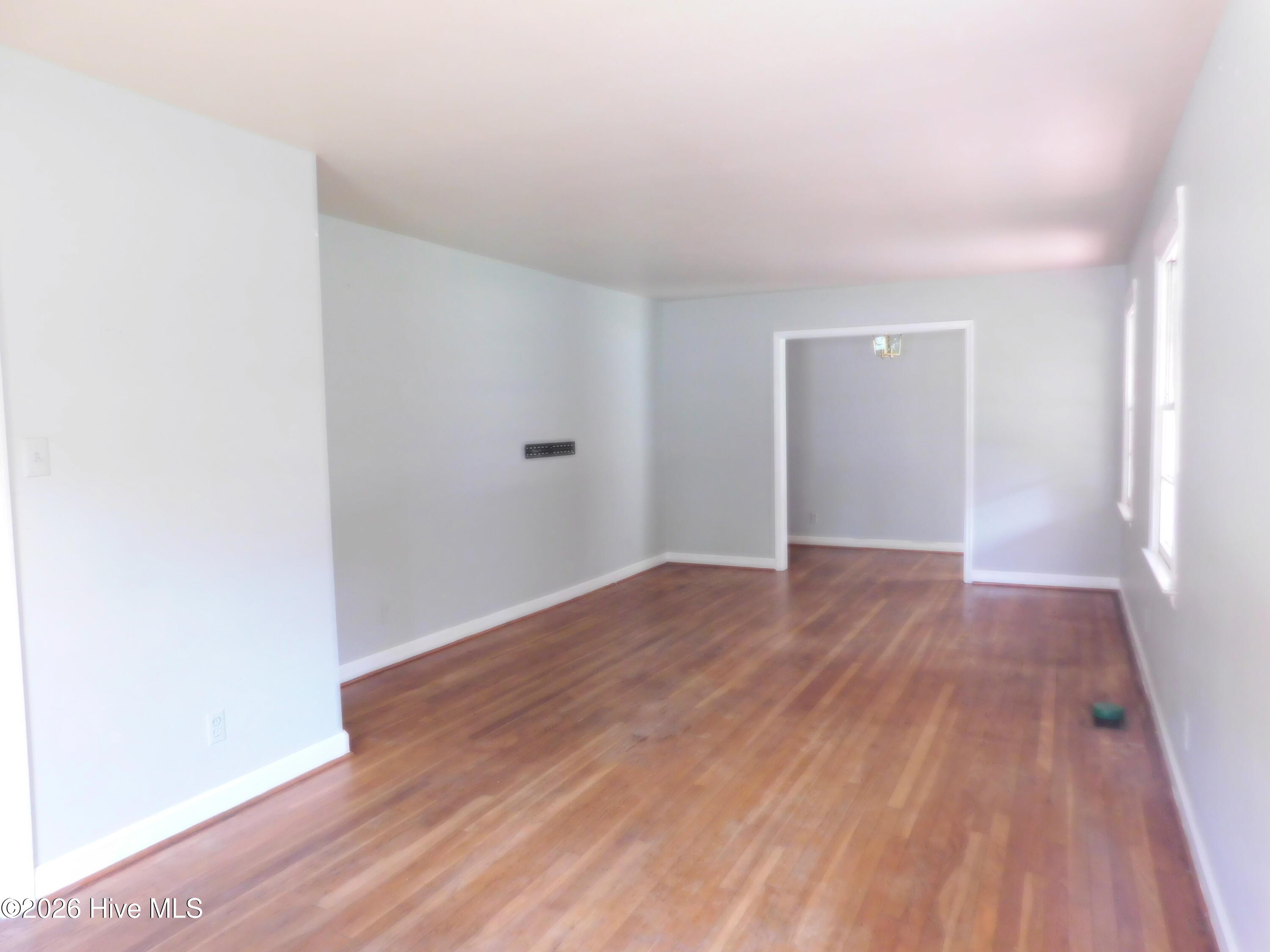 604 Everett Street Property Photo 4