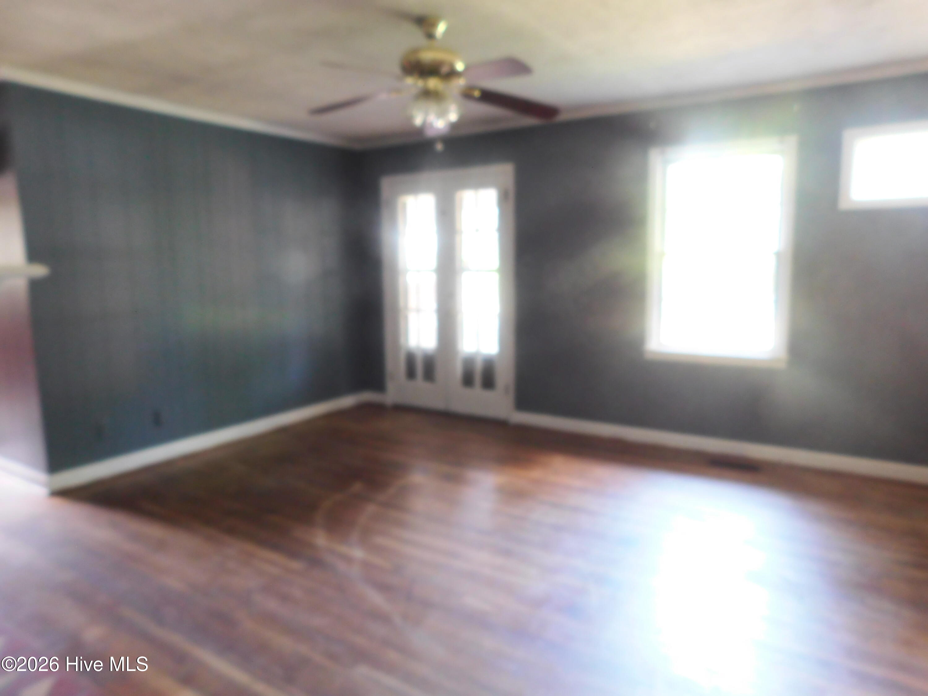 604 Everett Street Property Photo 6