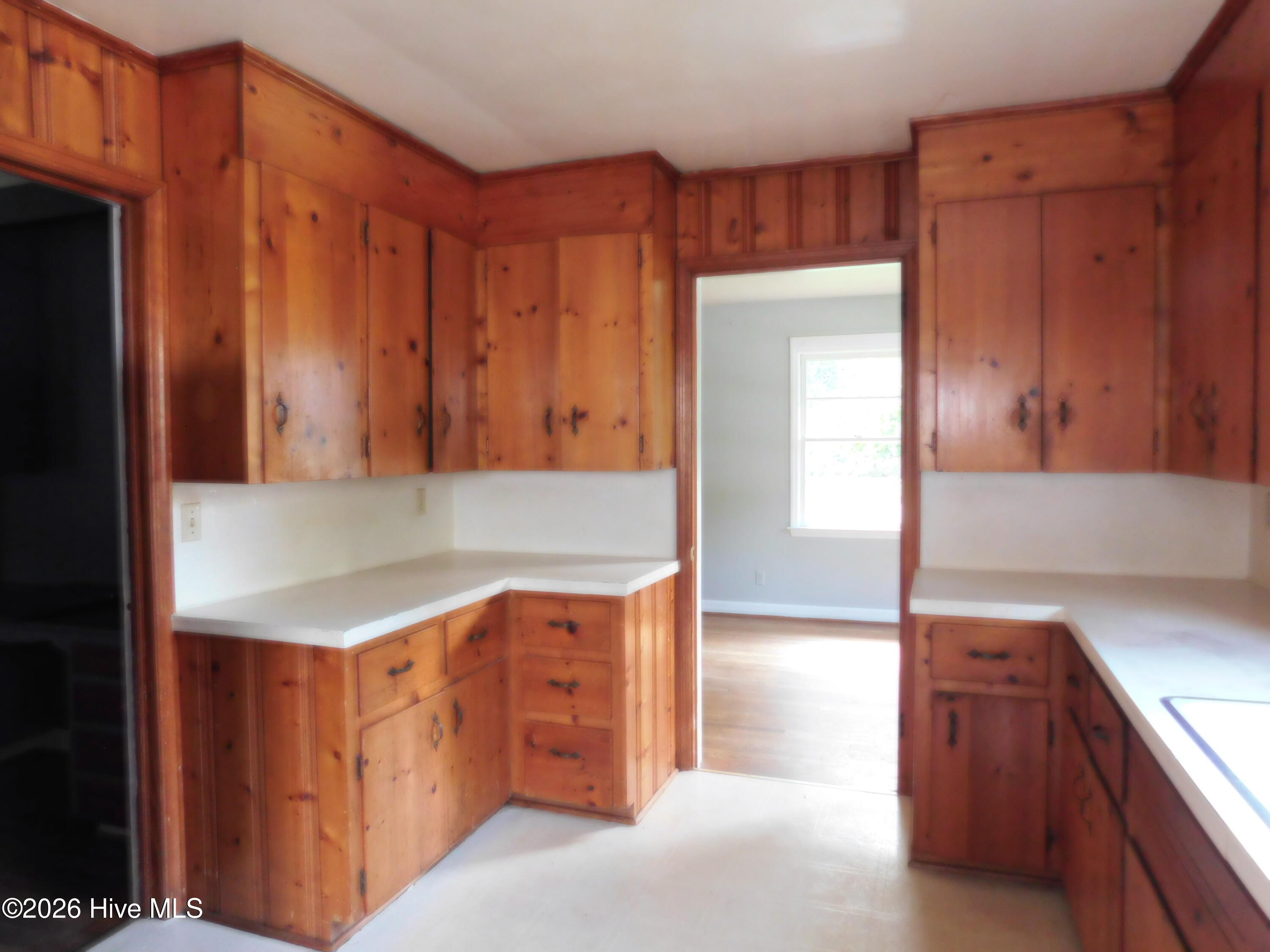 604 Everett Street Property Photo 12