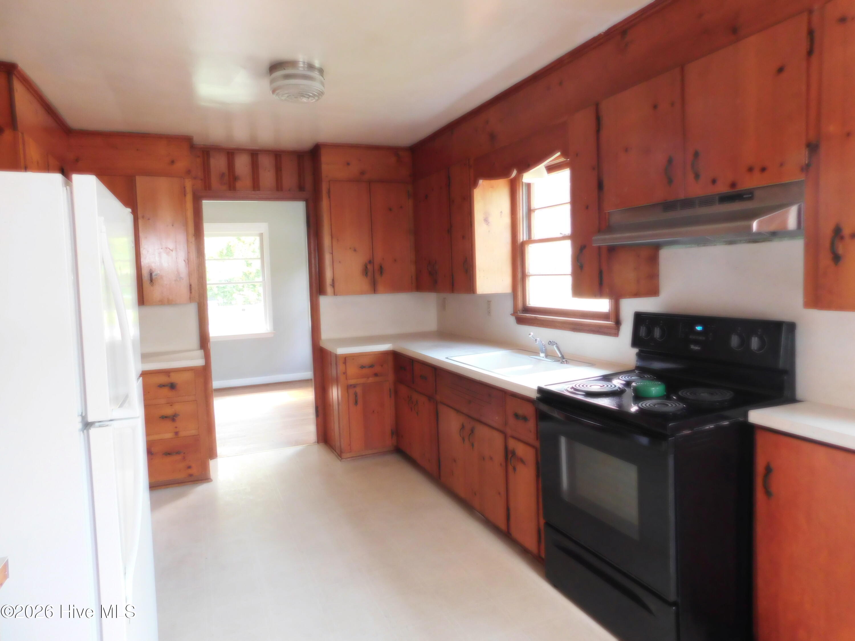 604 Everett Street Property Photo 13