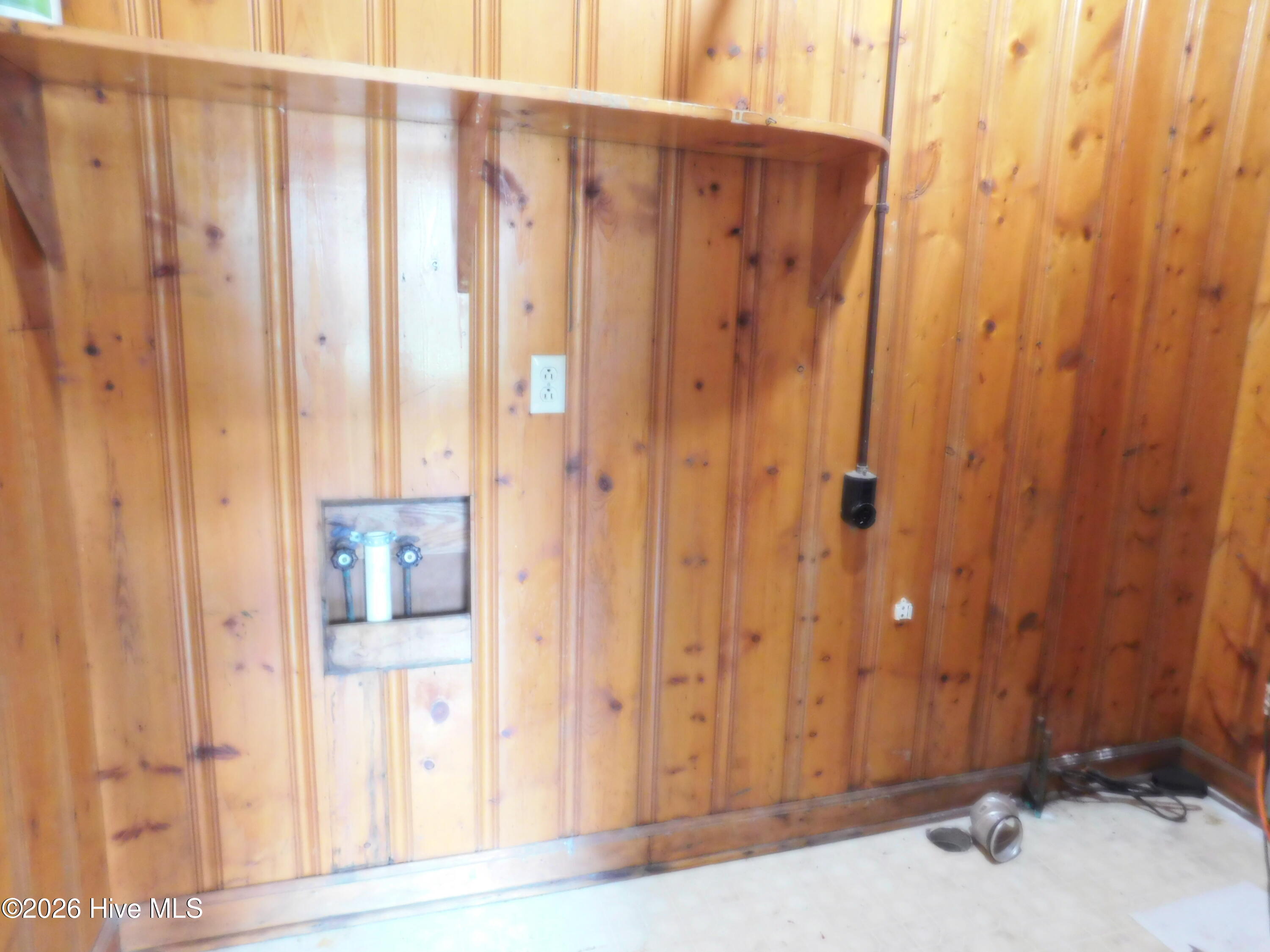 604 Everett Street Property Photo 15