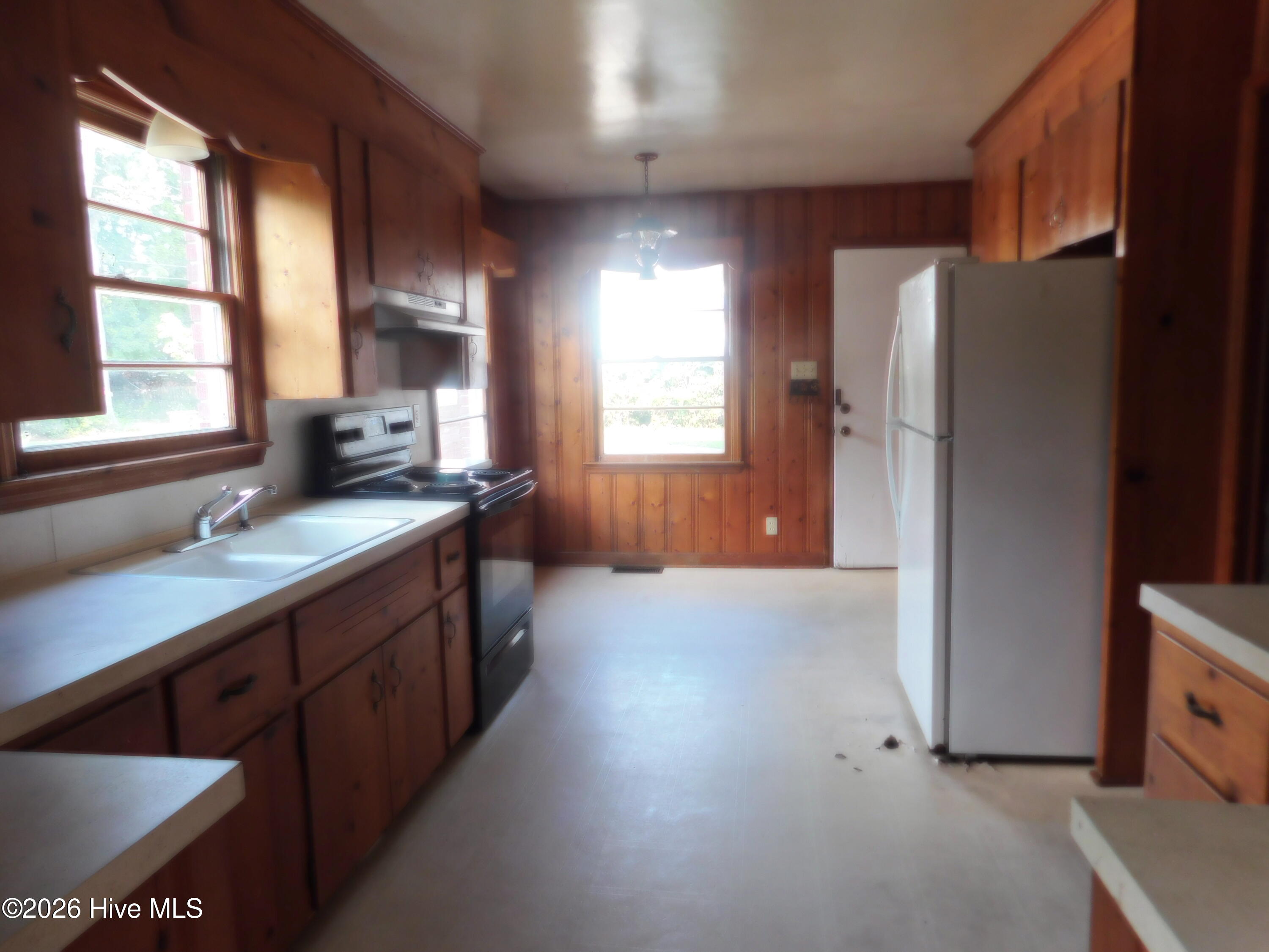 604 Everett Street Property Photo 16